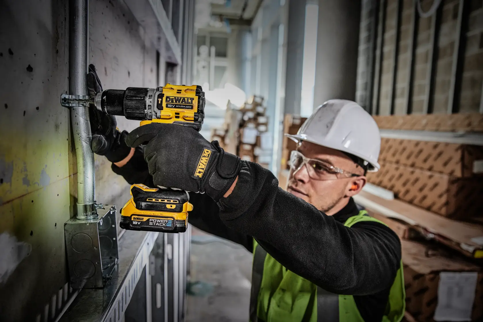 DEWALT® 18V XR® Brushless Hammer Drill Driver - 1 X 1.7Ah POWERSTACK Battery