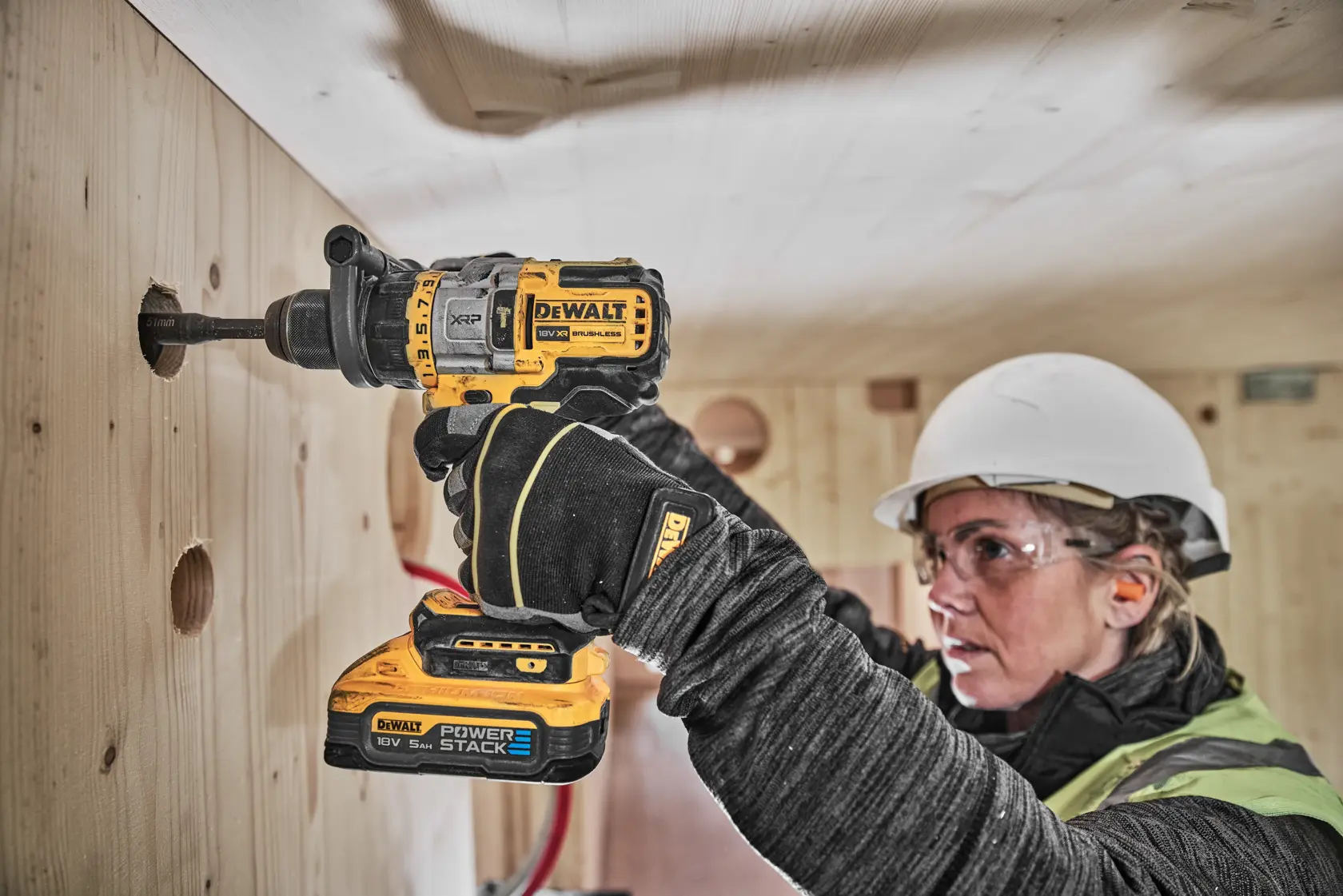 DEWALT® 18V XR® Brushless XRP Hammer Drill Driver - 2 X 5Ah POWERSTACK™ BATTERY