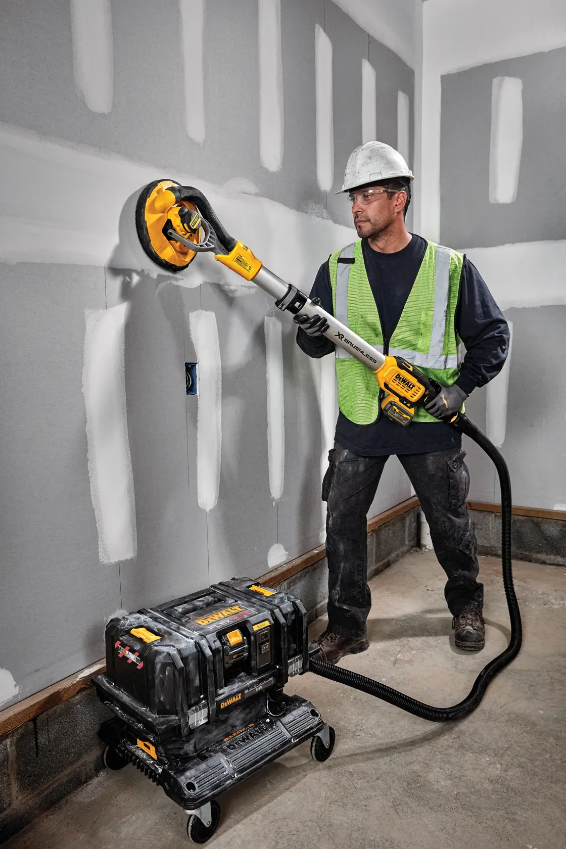 DEWALT® 18V XR® Brushless 225mm Drywall Sander - 2 x FLEXVOLT® 6Ah