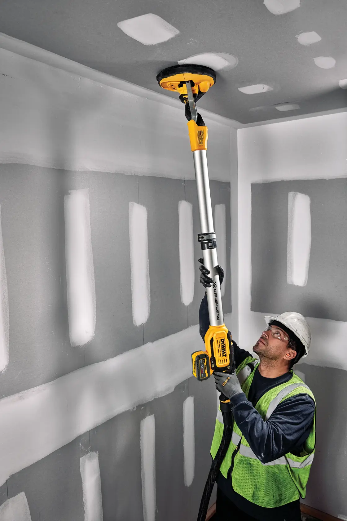 DEWALT® 18V XR® Brushless 225mm Drywall Sander - 2 x FLEXVOLT® 6Ah