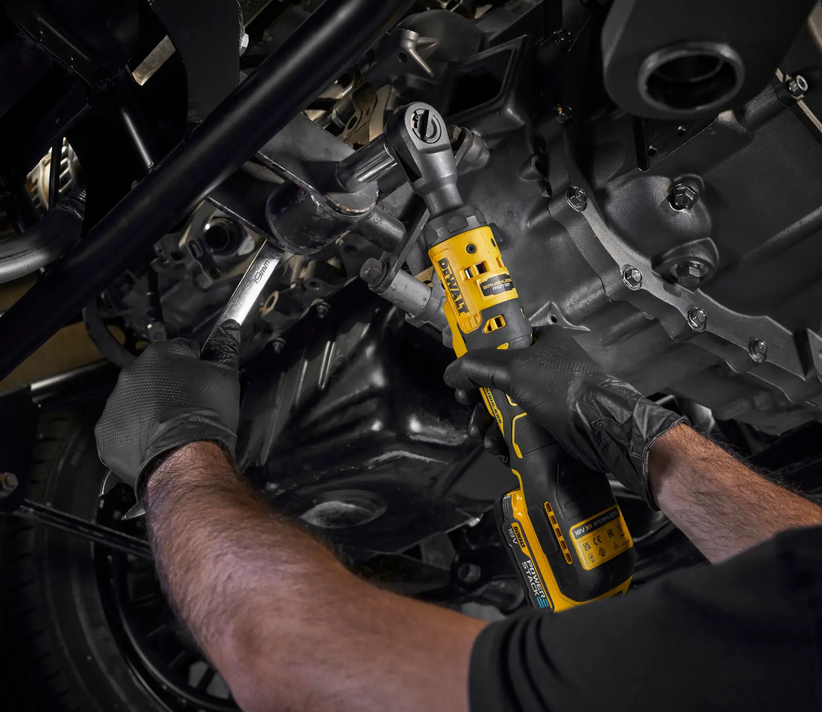 18V XR® Brushless Ratchet 3/8-in - Bare Unit