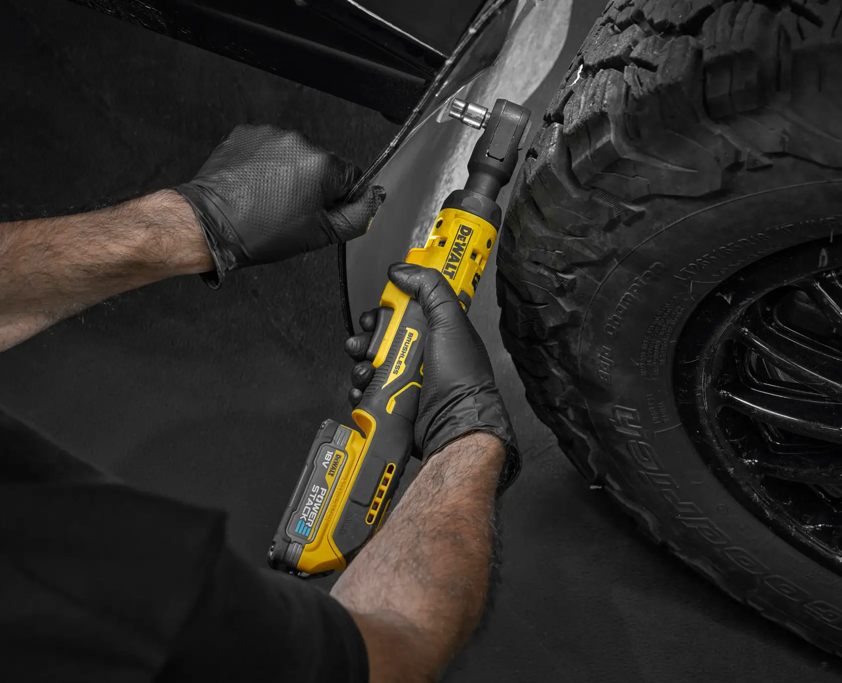 18V XR® Brushless Ratchet 3/8-in - Bare Unit