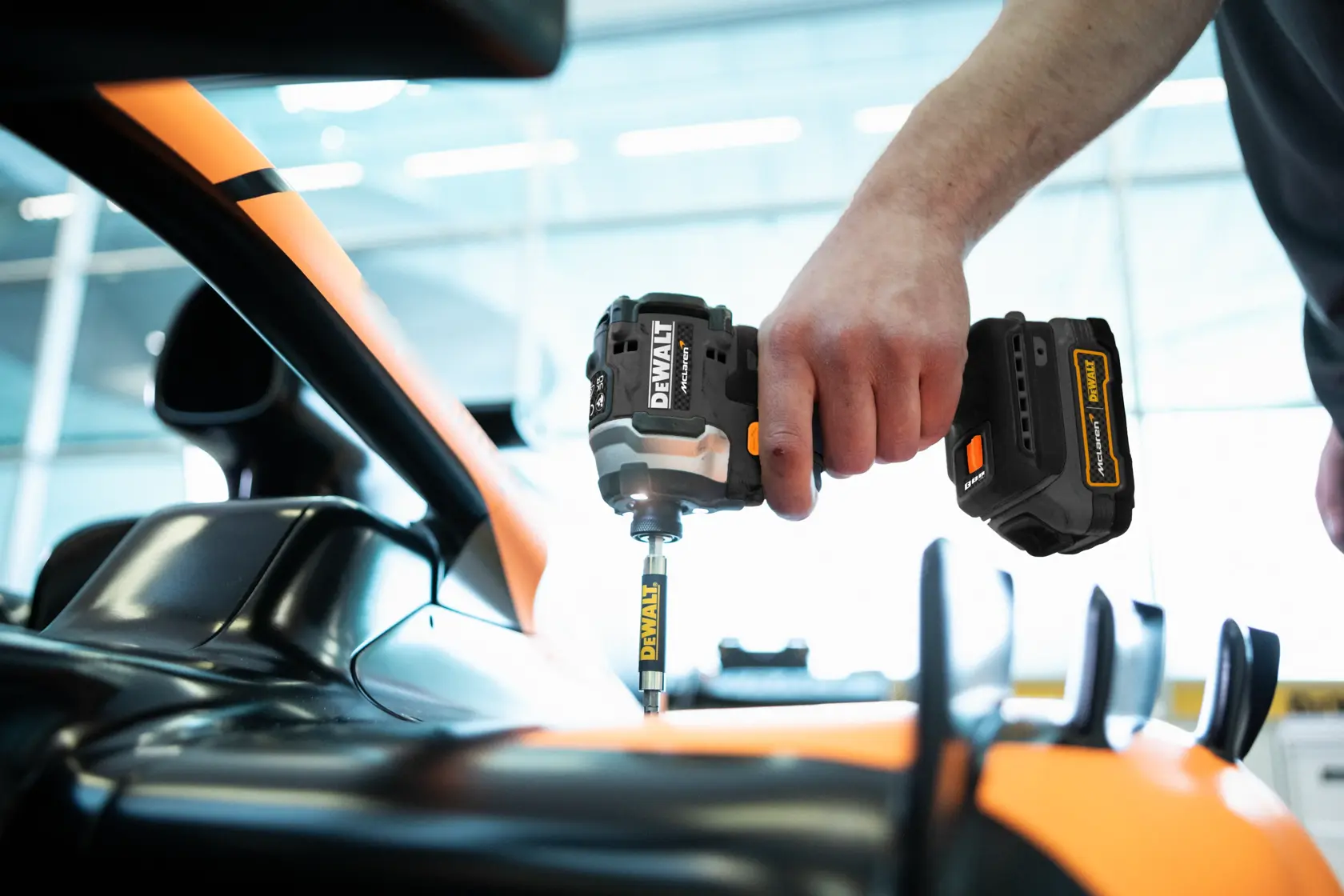 DEWALT® 18V XR® Brushless Compact Impact Driver - DEWALT® x McLaren F1 Team LIMITED Edition - 2 X 1.7Ah POWERSTACK Battery