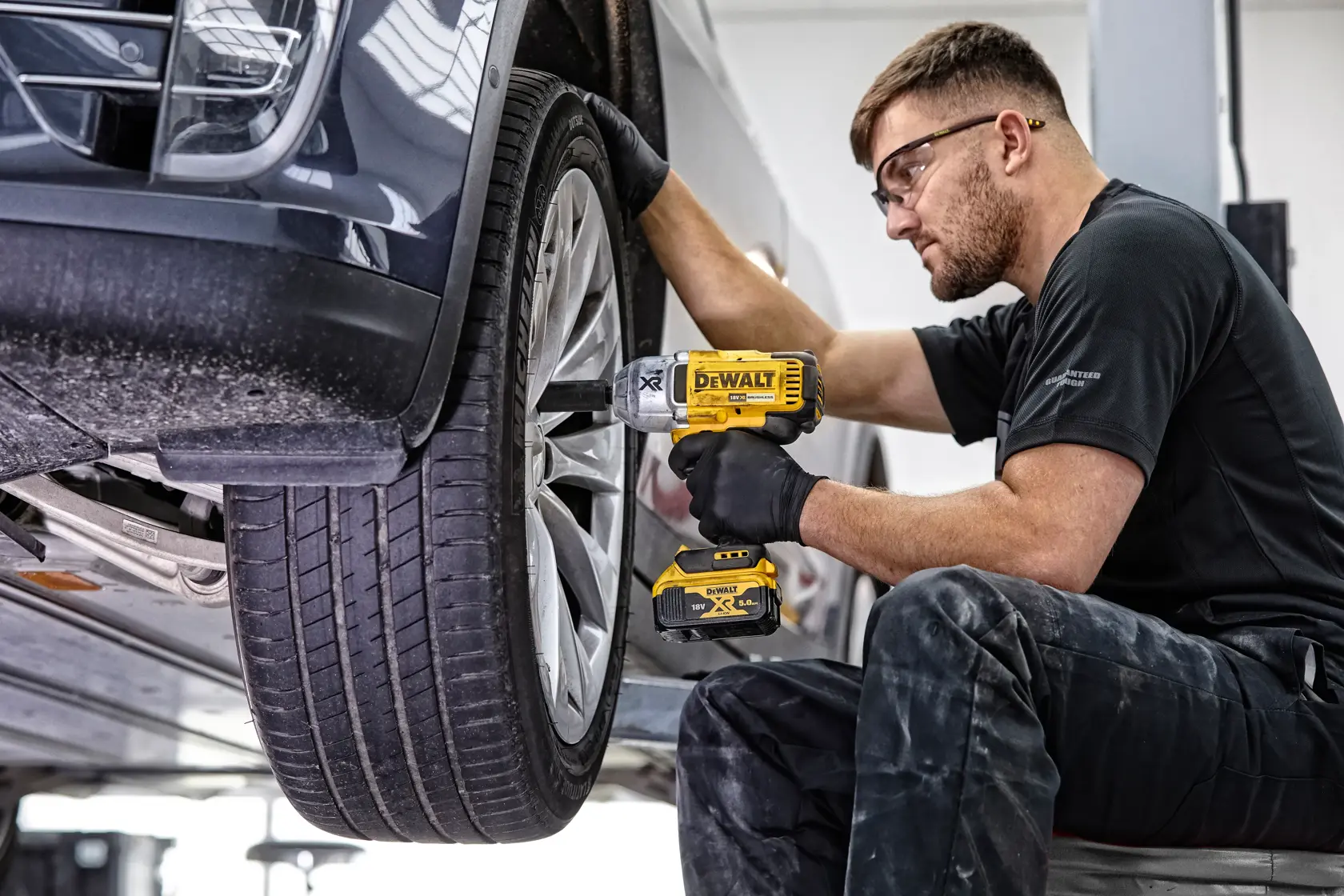 DEWALT® 18V XR® Brushless 1/2" Detent Pin High Torque Impact Wrench (Tool Only)