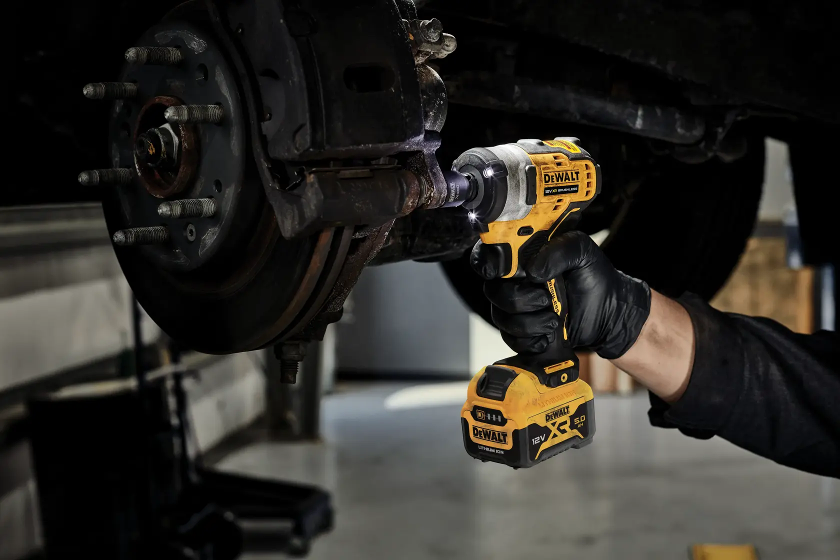 12v XR® Brushless 3/8" Hog Ring High Power Sub-compact Impact Wrench - 1 X 5ah Battery