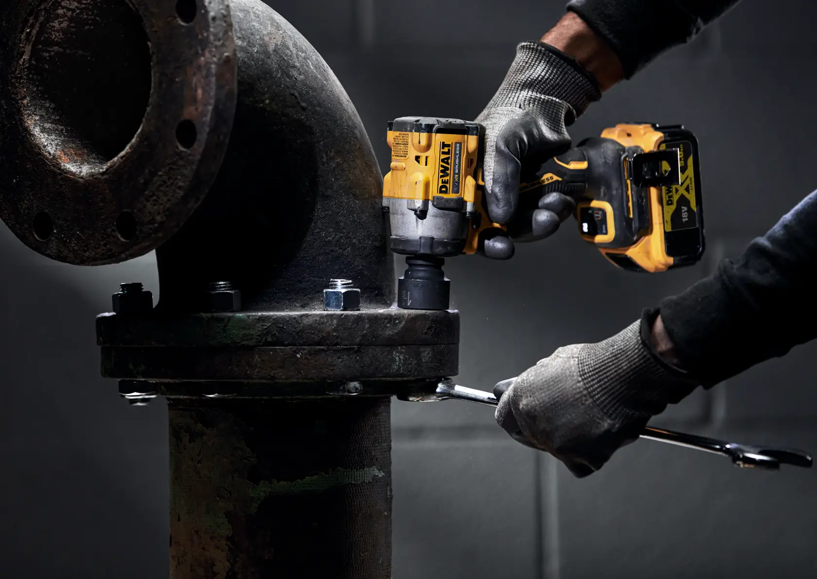 18V XR® Brushless 1/2" Hog Ring Compact Impact Wrench - Bare Unit