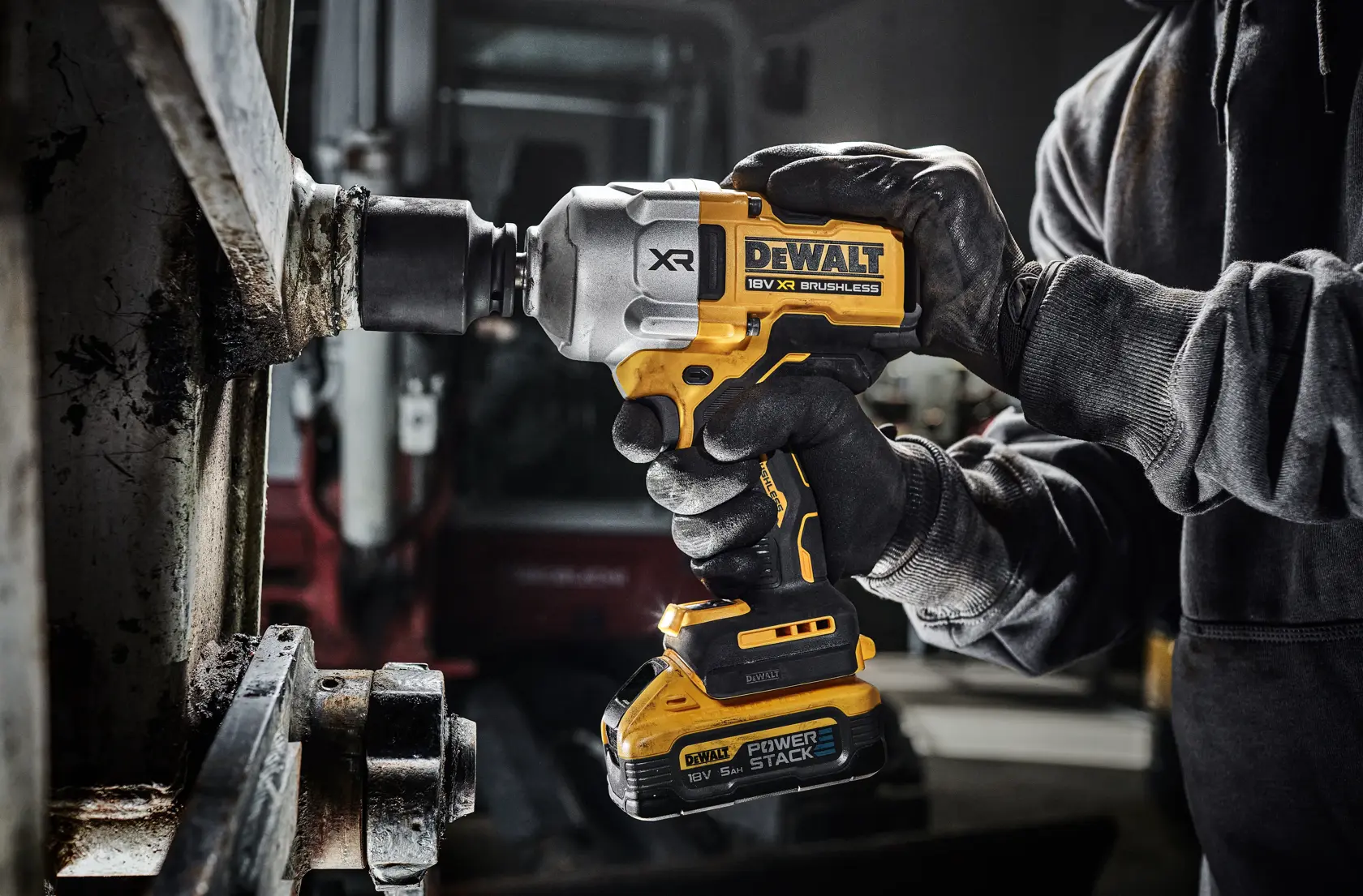 DEWALT® 18V XR® Brushless 1/2" Hog Ring Premium High Torque Impact Wrench - 2 X 5Ah POWERSTACK Battery