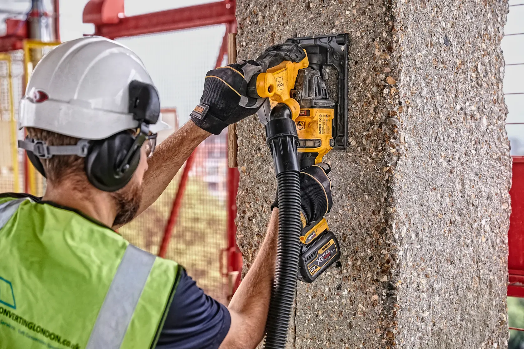 DEWALT® 54V XR FLEXVOLT® Wall Chaser (2 X 6 Ah)