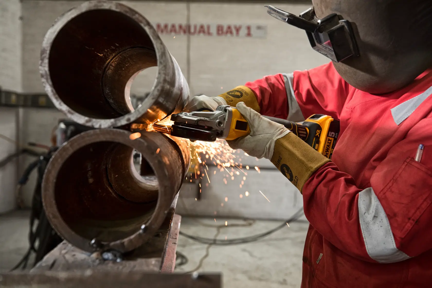 18V XR® Brushless 125mm Flat Head Angle Grinder (Tool Only)