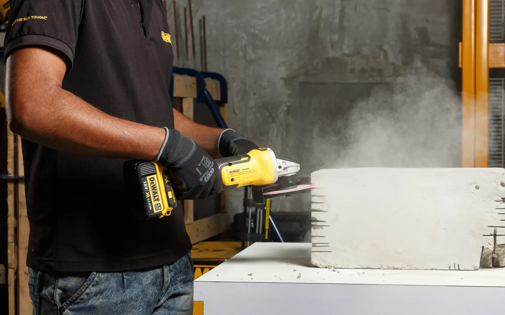 DEWALT® 18V XR® Brushless 125mm Angle Grinder - 2 x 5Ah