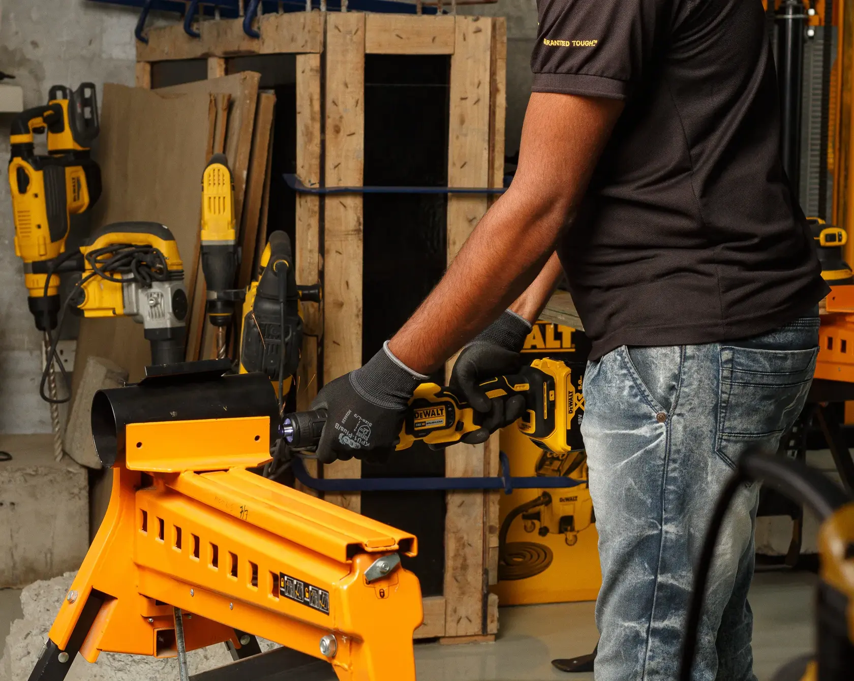 DEWALT® 18V XR® Brushless Die Grinder - 2 x 5Ah