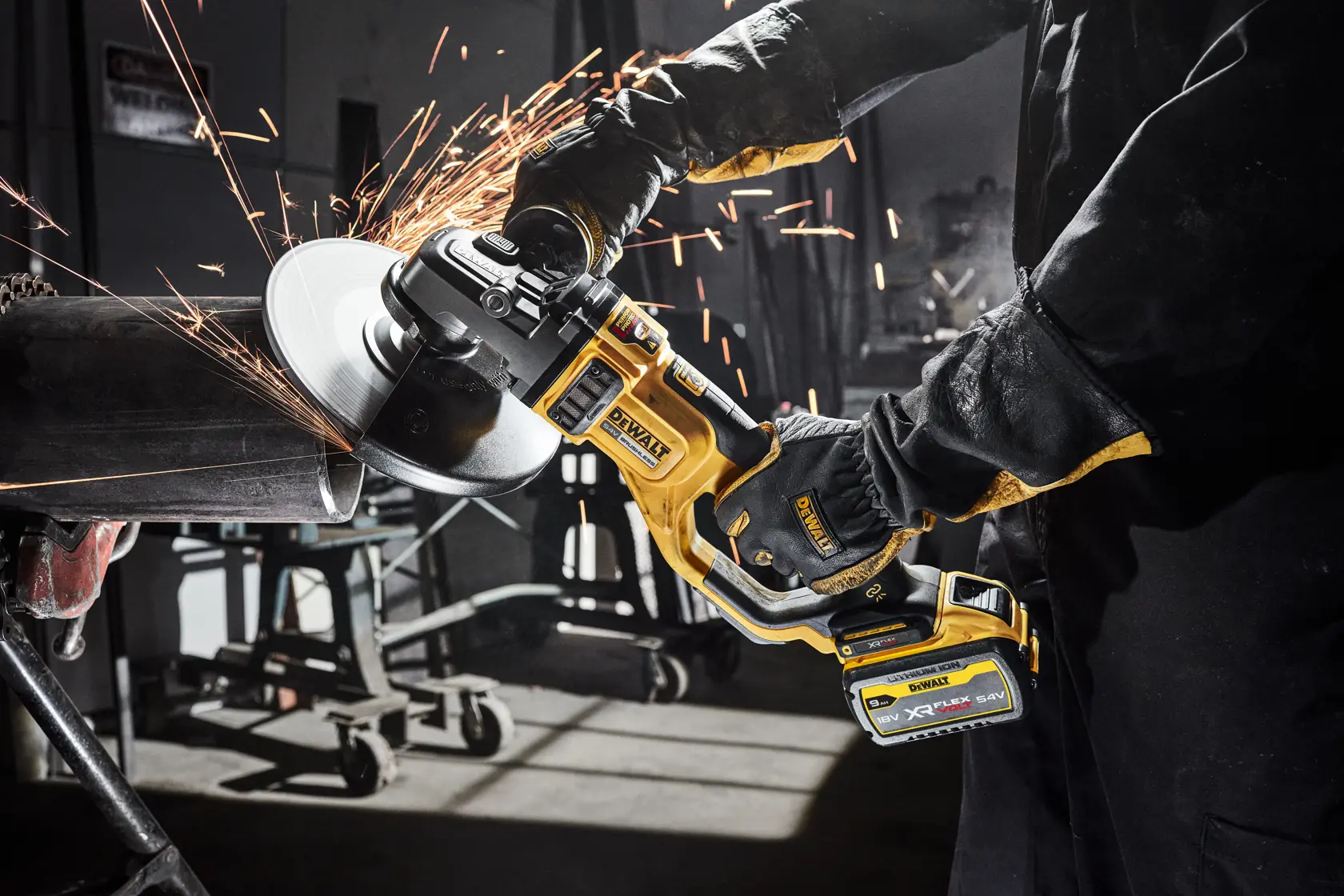 DEWALT® 54V XR FLEXVOLT® 230mm Angle Grinder - 2 x FLEXVOLT® 9Ah