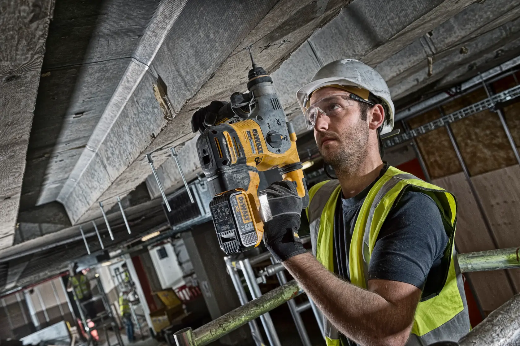 DEWALT® 18V XR® Brushless 26mm SDS Plus Hammer Drill - 2 X 5Ah