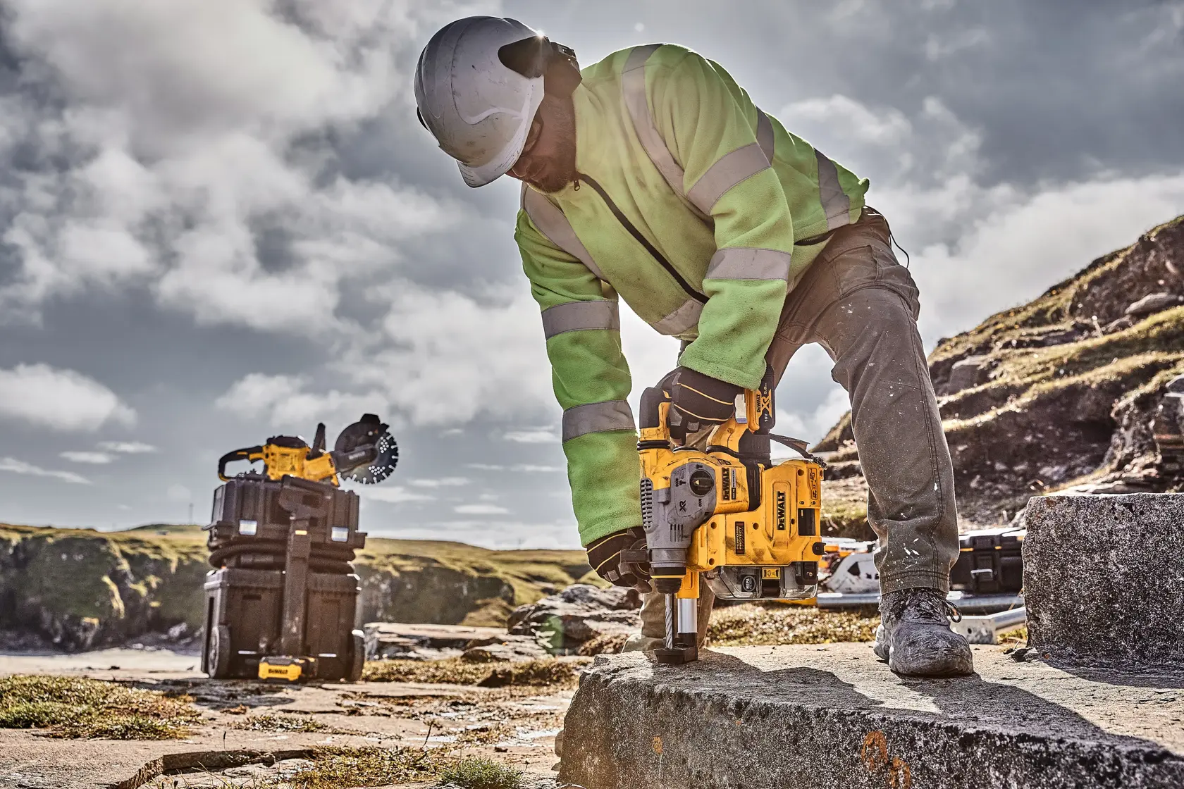 DEWALT® 18V XR® Brushless 26mm SDS Plus Hammer Drill - 2 X 5Ah