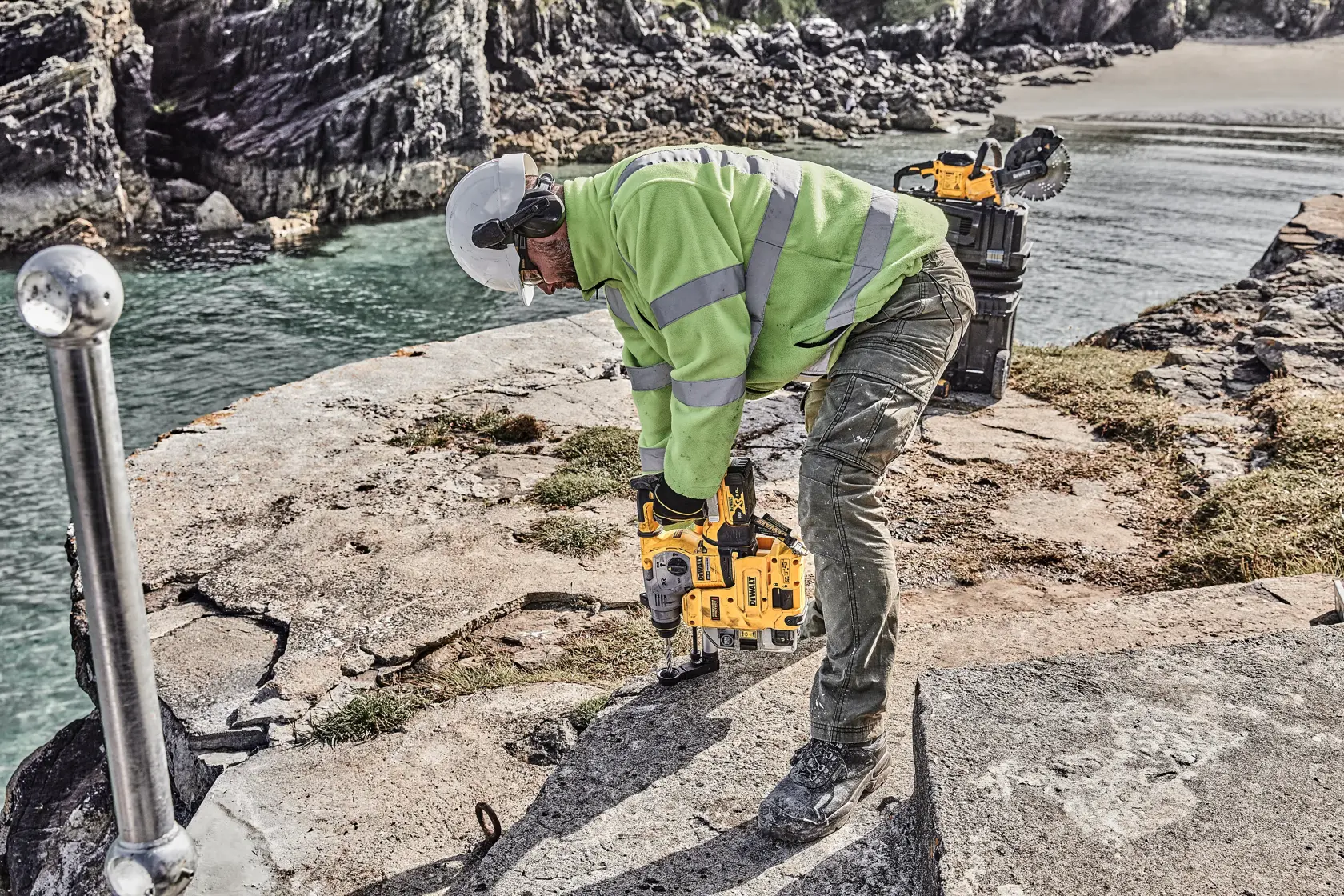 DEWALT® 18V XR® Brushless 26mm SDS Plus Hammer Drill - 2 X 5Ah