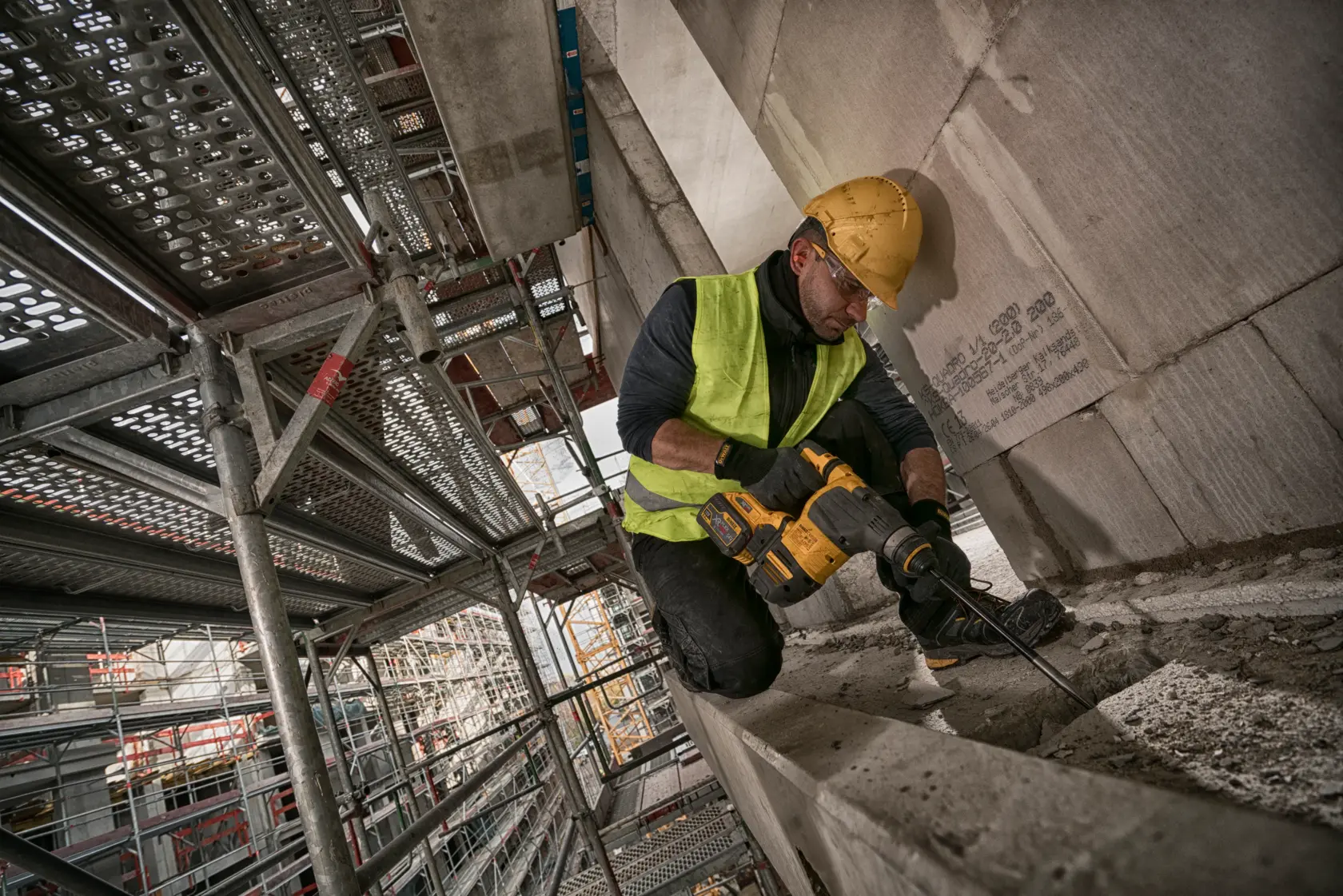 DEWALT® 54V XR® SDS Plus 300mm 3kg FLEXVOLT® - 2 X 9Ah