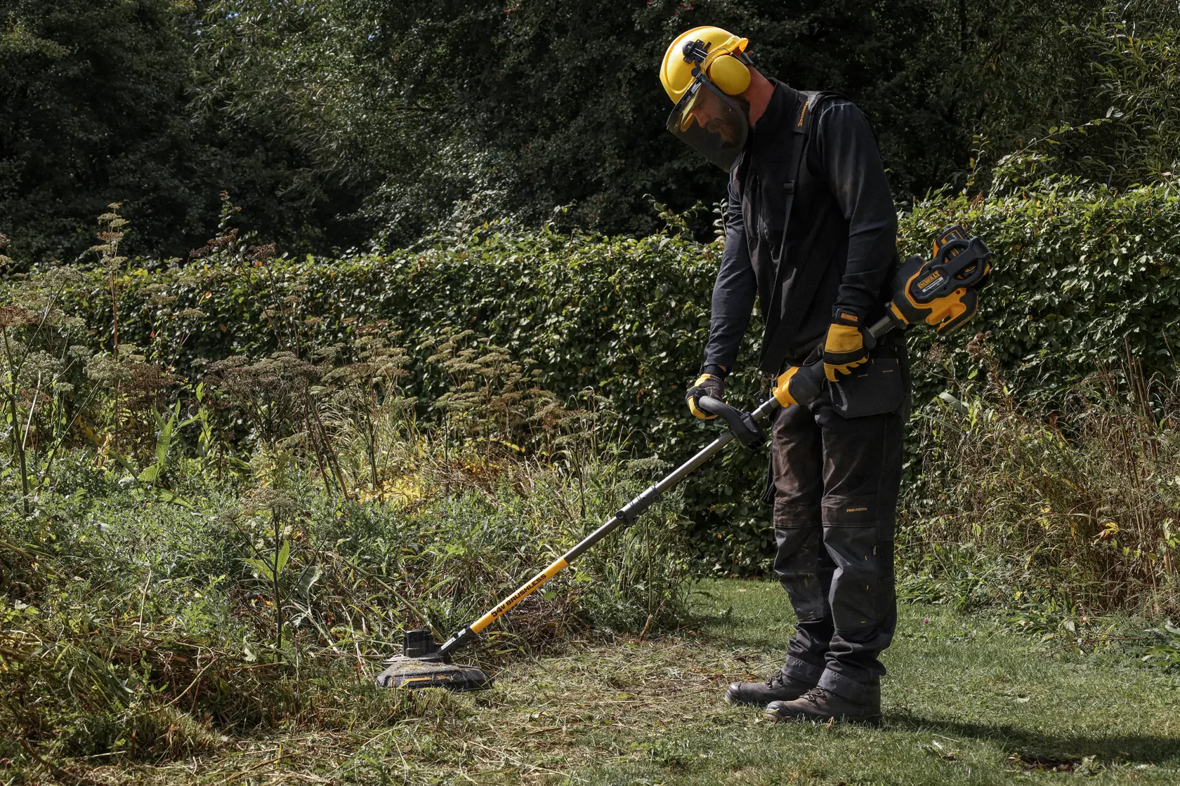 DEWALT® 54V XR FLEXVOLT® 38cm String Trimmer - 1 x 9Ah
