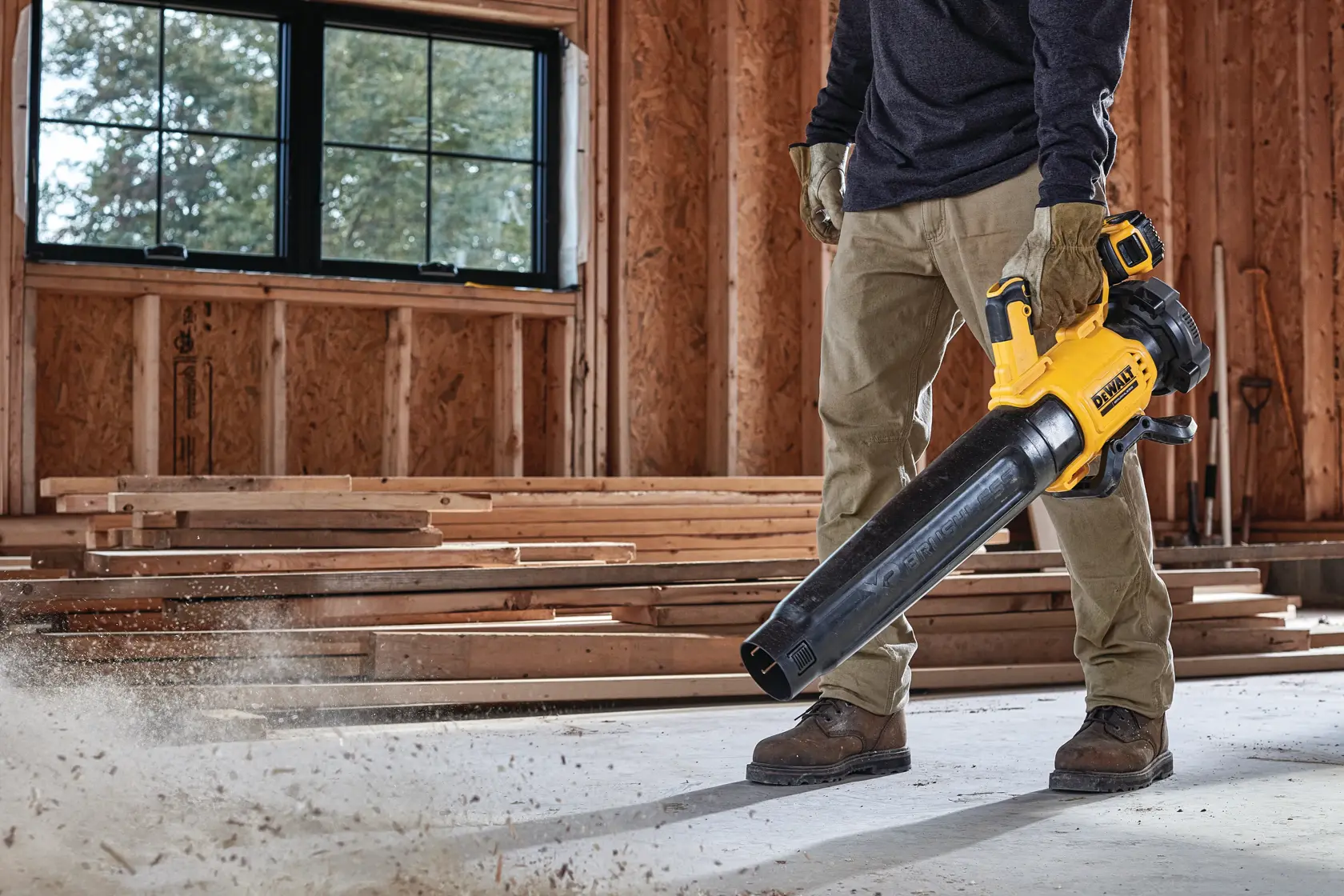DEWALT® 18V XR® Brushless Blower - 1 x 5Ah