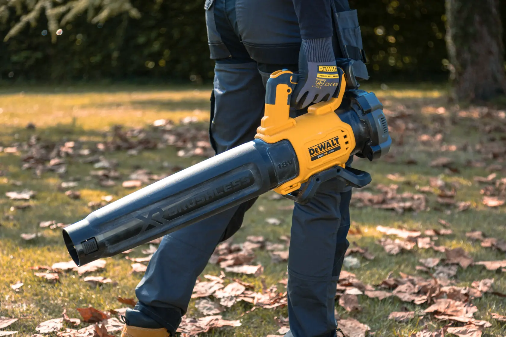 DEWALT® 18V XR® Brushless Blower - 1 x 5Ah
