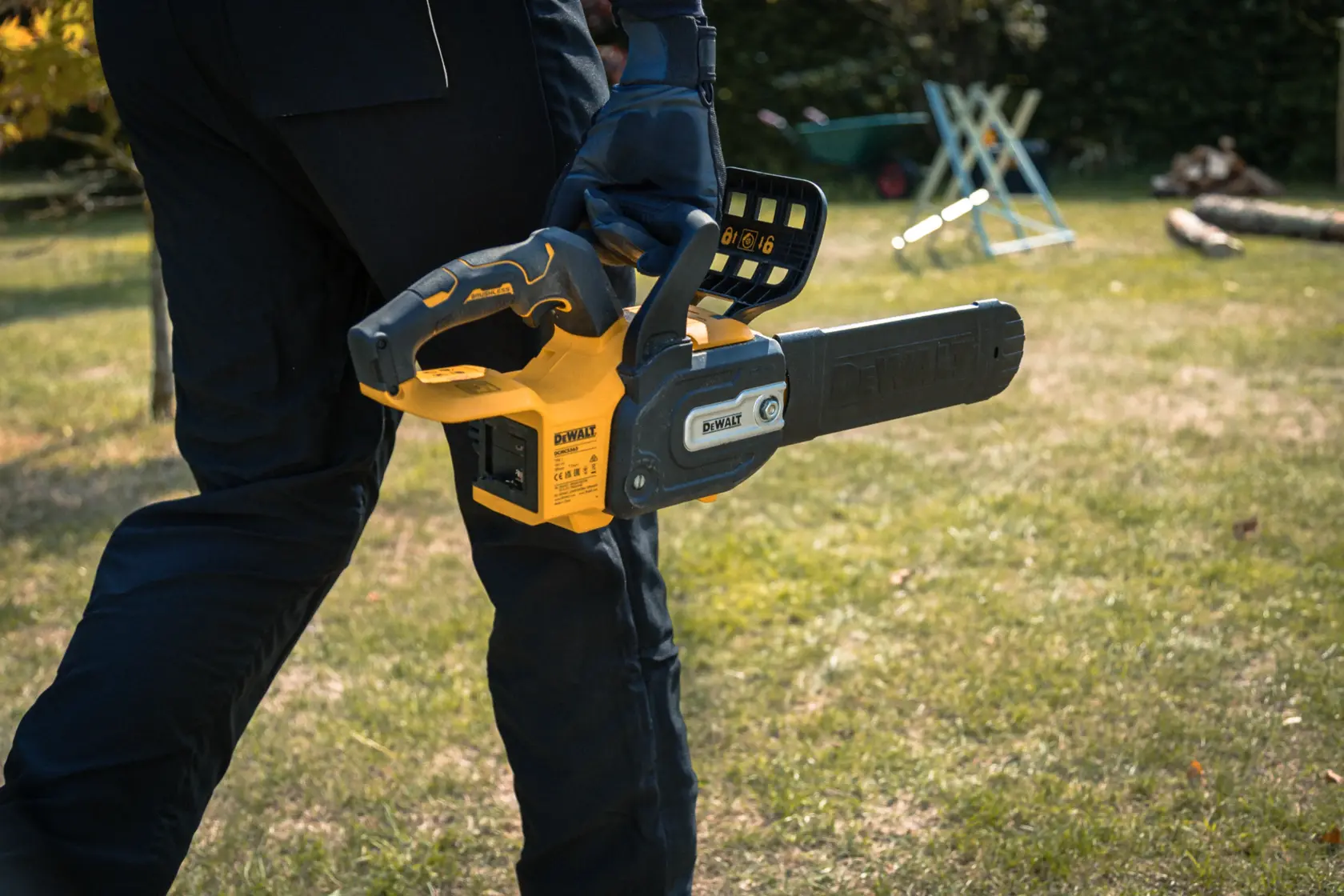 DEWALT Kettensäge im Freien. Modelle: DCMCS565P1-QW, DCMCS565N, DCMCS565P1, DCMCS565N-XJ.