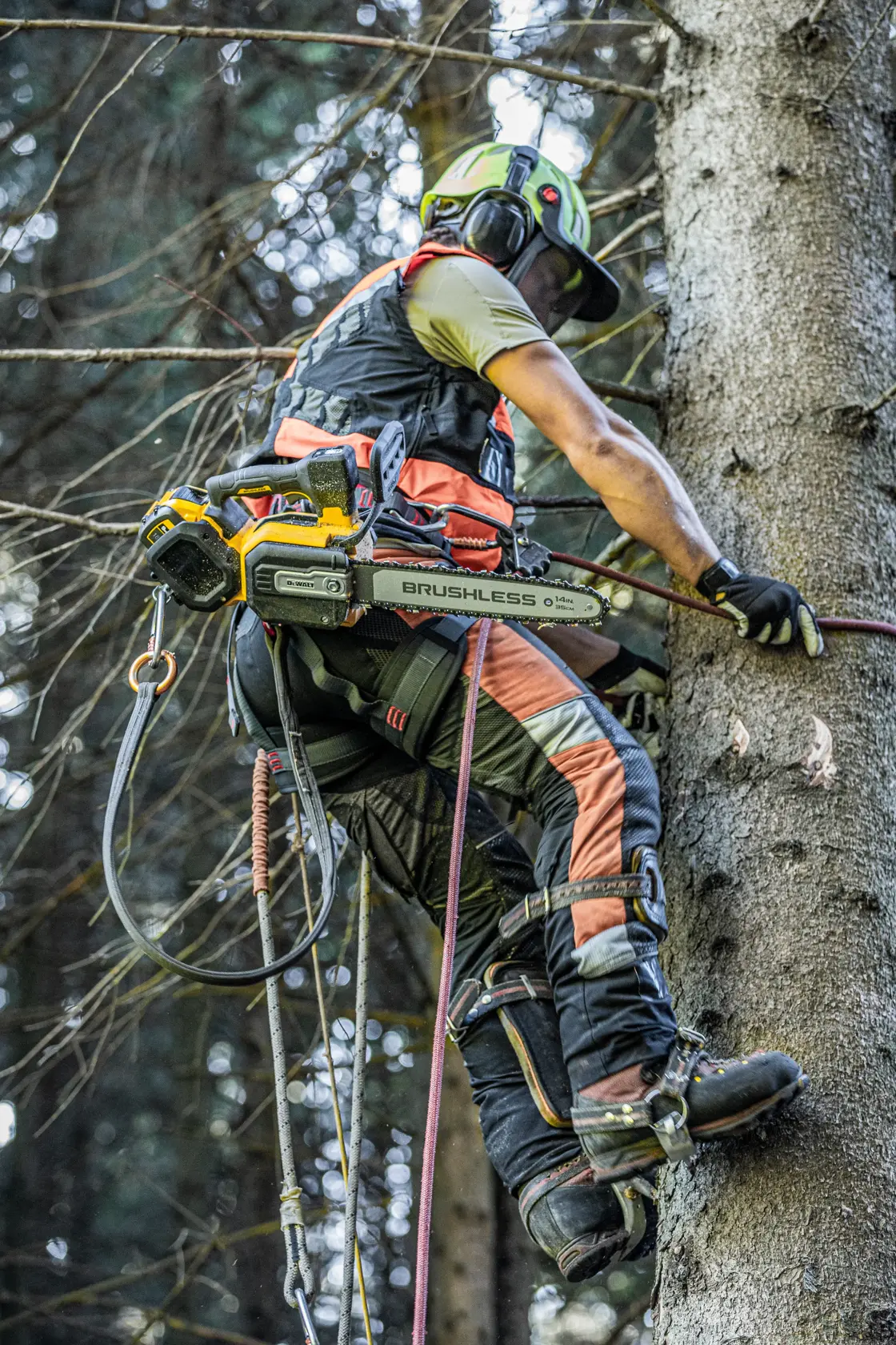 DEWALT® 54V XR FLEXVOLT® 35cm Top Handle Chainsaw - 1 x 9Ah