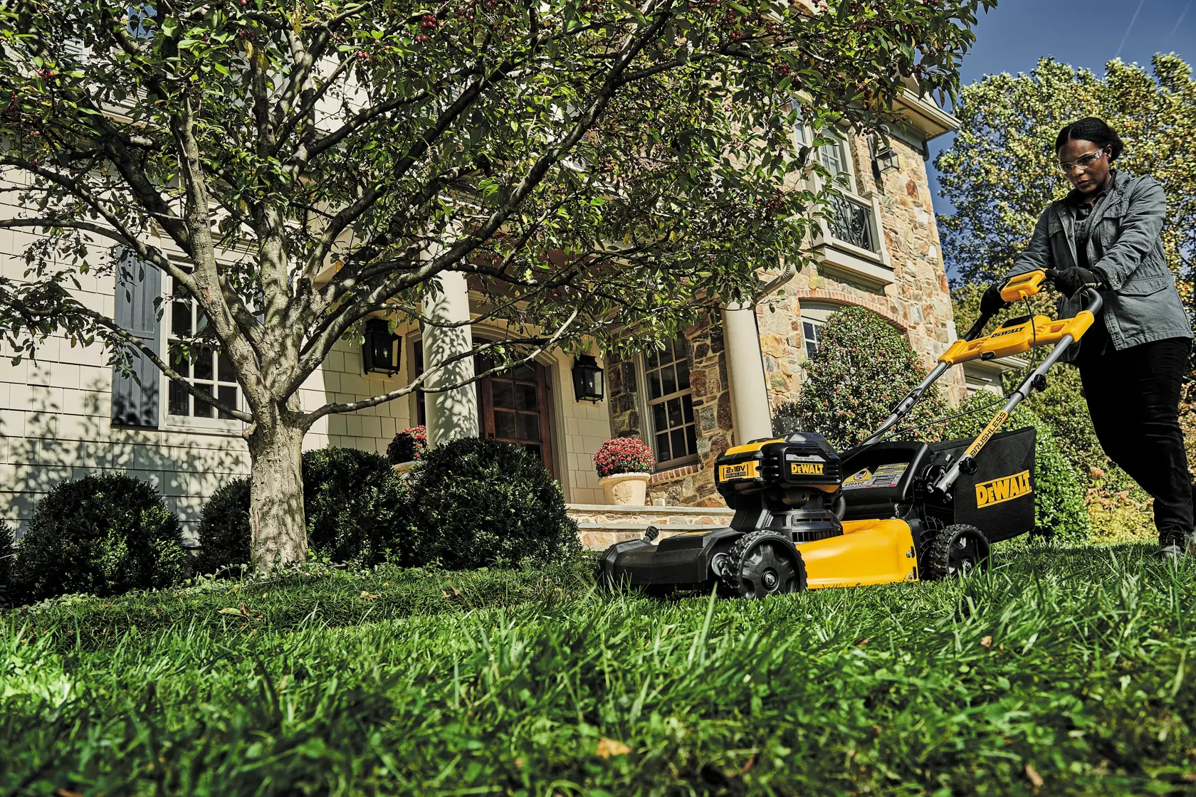 2 x 18V XR® Brushless Self-propelled Lawn Mower (Tool Only)