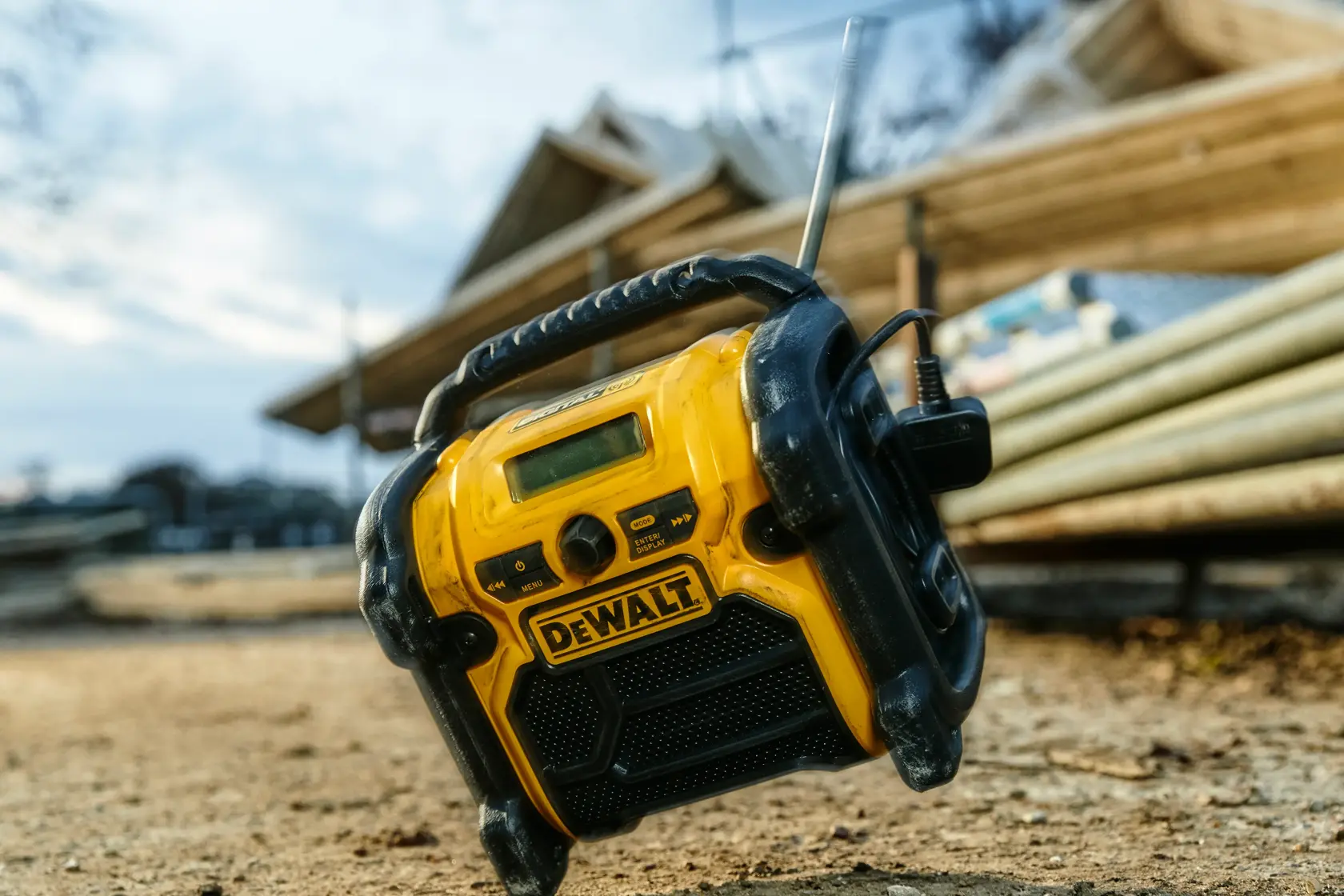 DEWALT® 18V XR® Compact DAB+/FM Radio