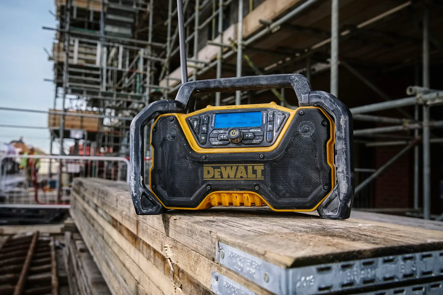 DEWALT® 18V XR® Full-Sized Bluetooth Radio (Tool Only)