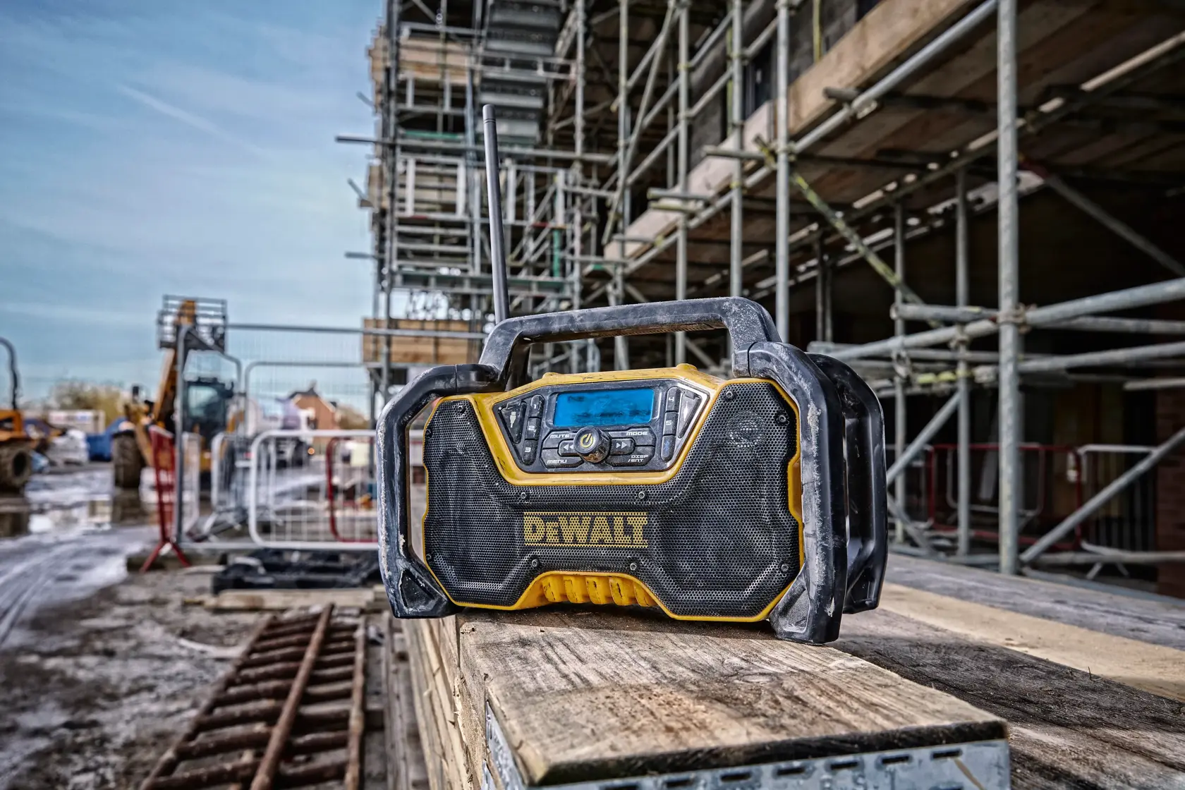 DEWALT® 18V XR® Full-Sized Bluetooth Radio (Tool Only)