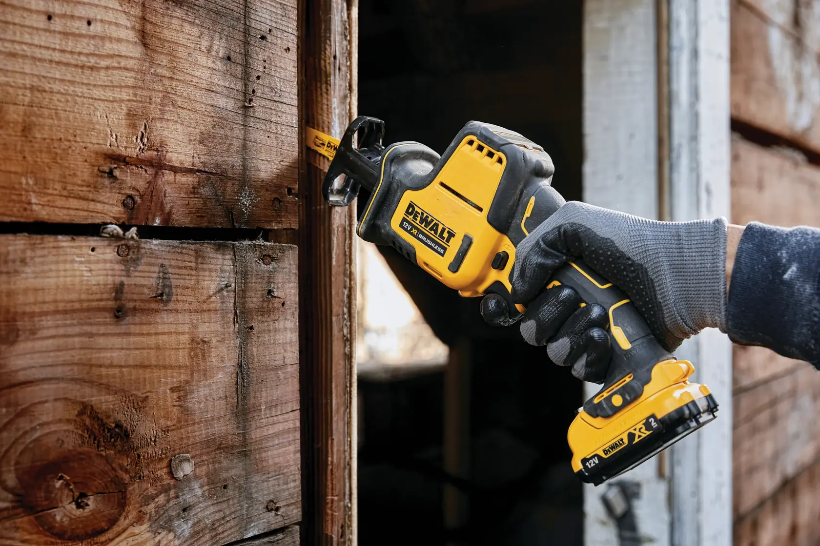 DEWALT® 12V XR® Brushless Sub Compact Reciprocating Saw - 2 x 2Ah