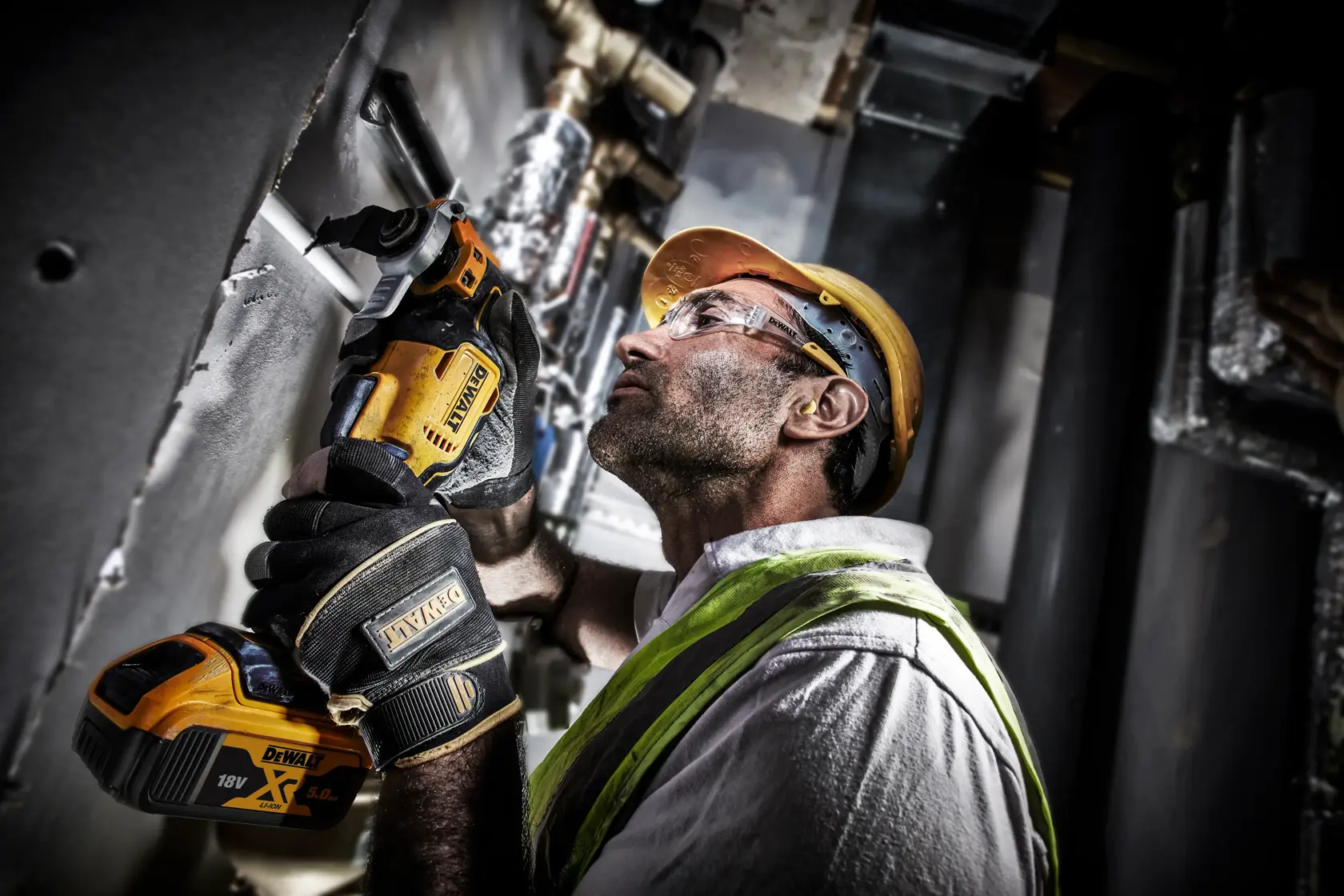 DEWALT® 18V XR® Brushless 3 Speed Oscillating Speed Multi-Tool - 2 X 5Ah