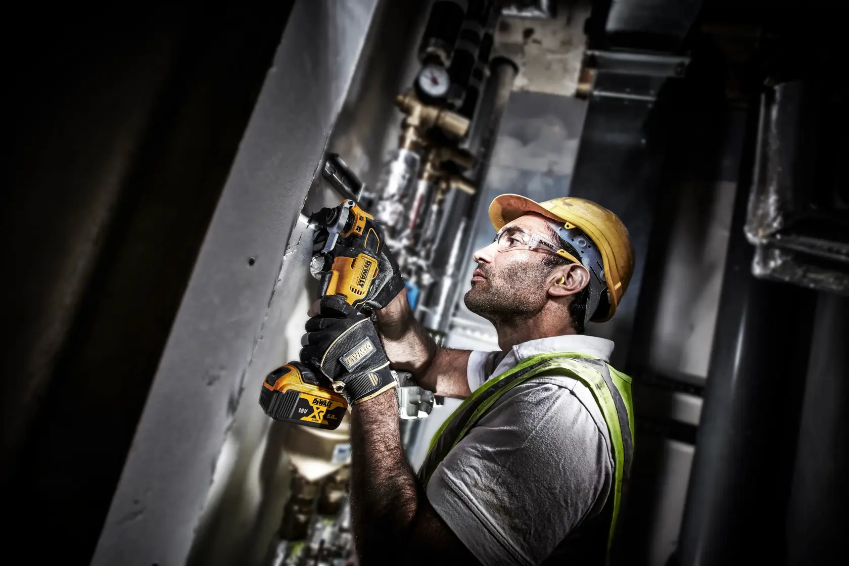DEWALT® 18V XR® Brushless 3 Speed Oscillating Speed Multi-Tool - 2 X 5Ah
