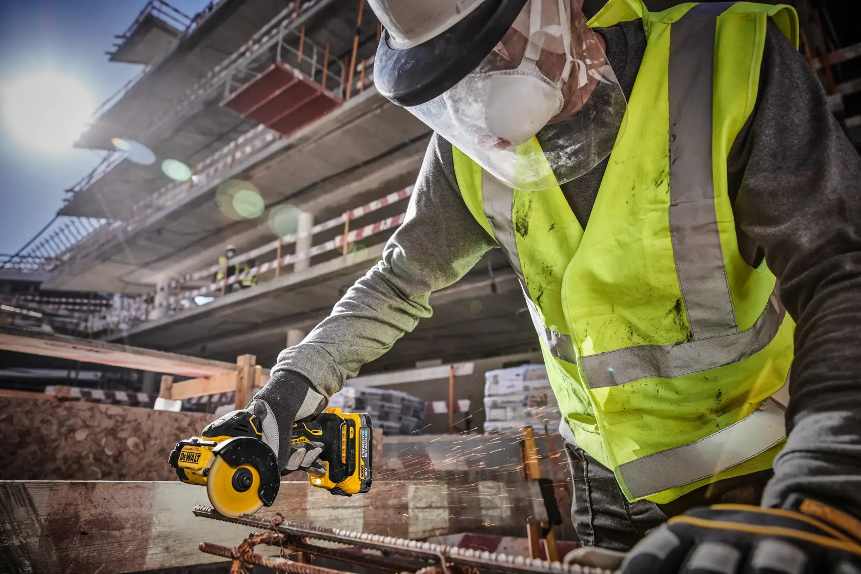 DEWALT® 18V XR® Brushless 76mm Cut-Off Tool - 2 x POWERSTACK 1.7Ah