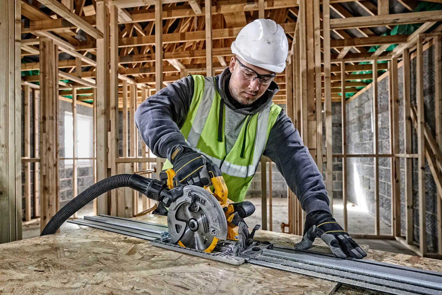 18V XR® Brushless 184 mm Rail Compatible Circular Saw (Tool Only)