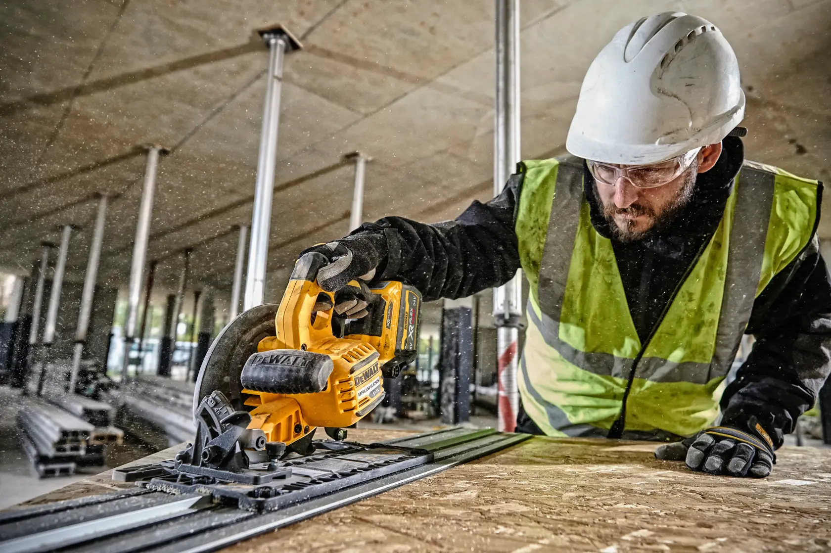 54v XR Flexvolt® 190 mm Rail Compatible Circular Saw - Tool Only