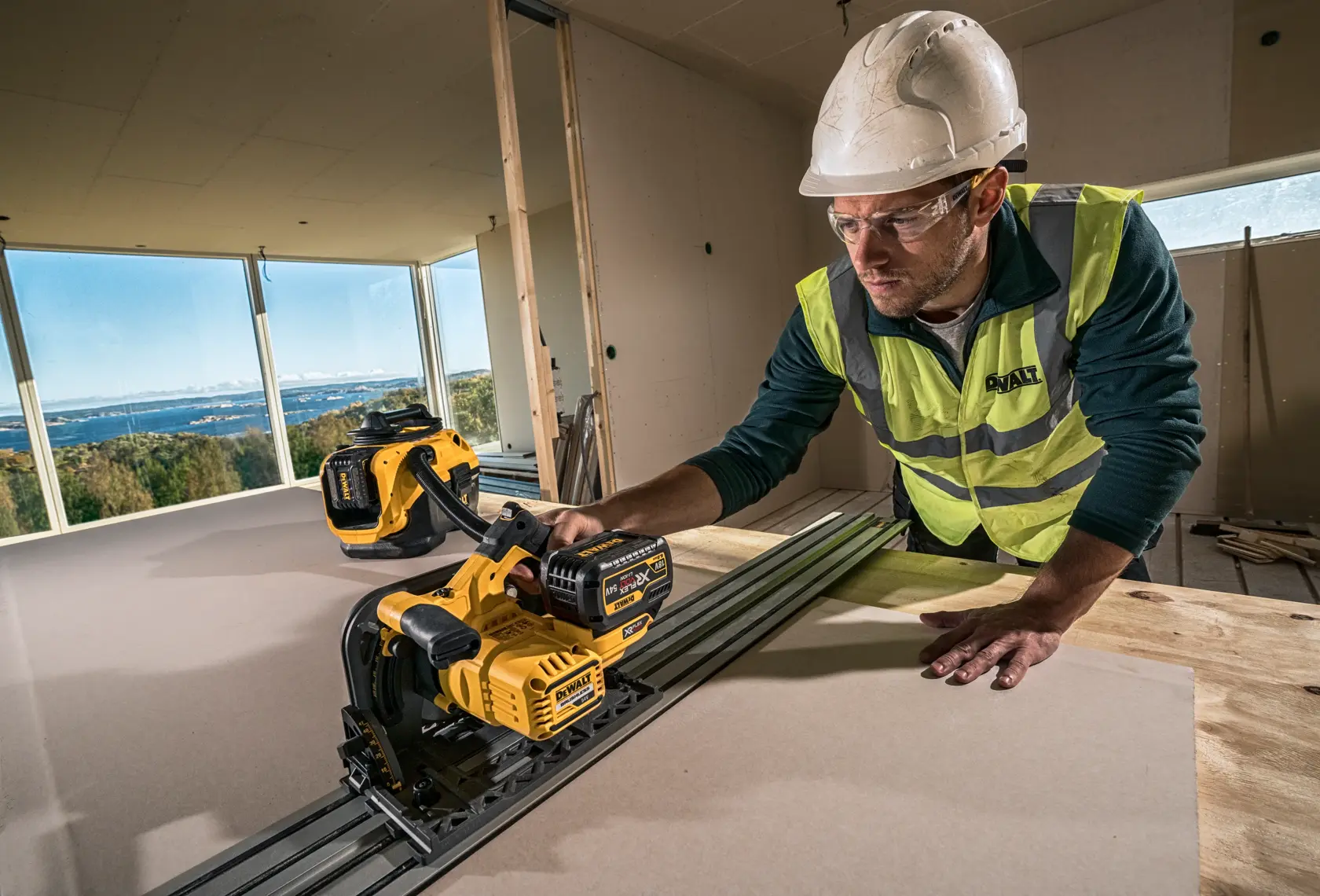 DEWALT® 18V XR® L-Class AC/DC Wet/Dry Vacuum (Tool Only)