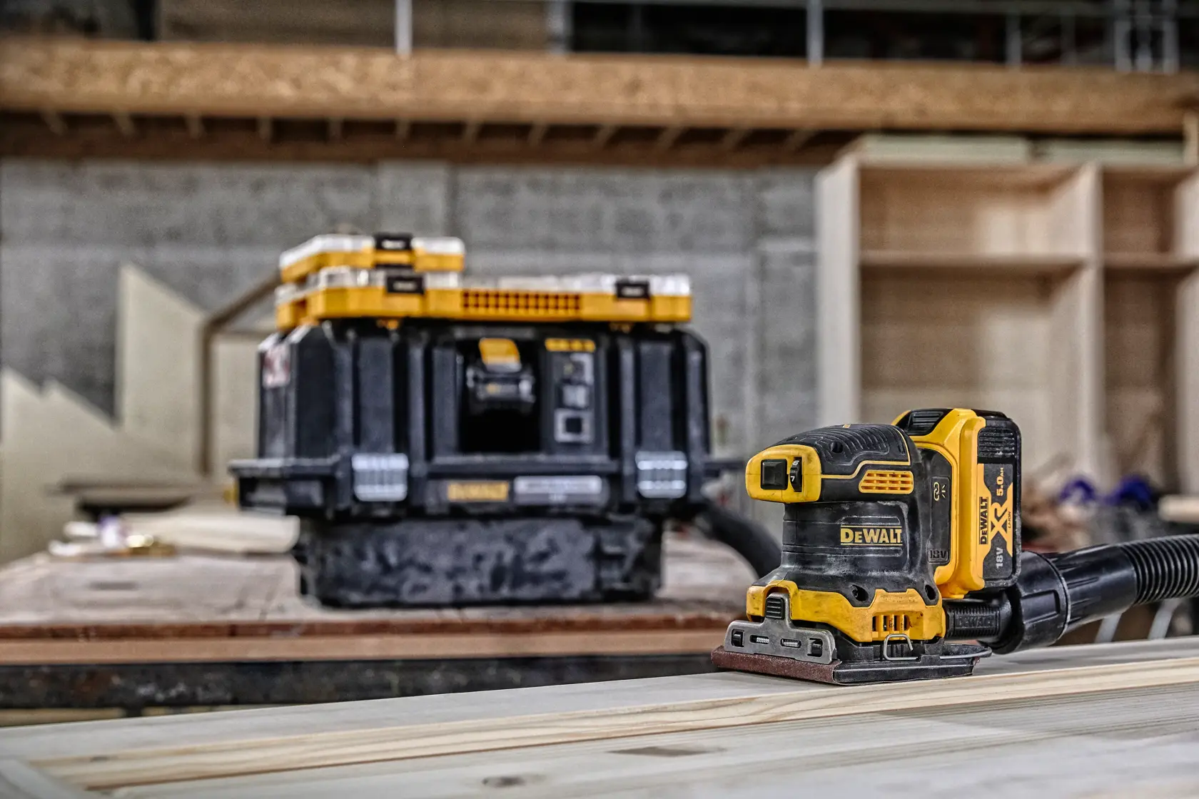 DEWALT® 18V XR® Brushless 1/4 Sheet Sander (Tool Only)