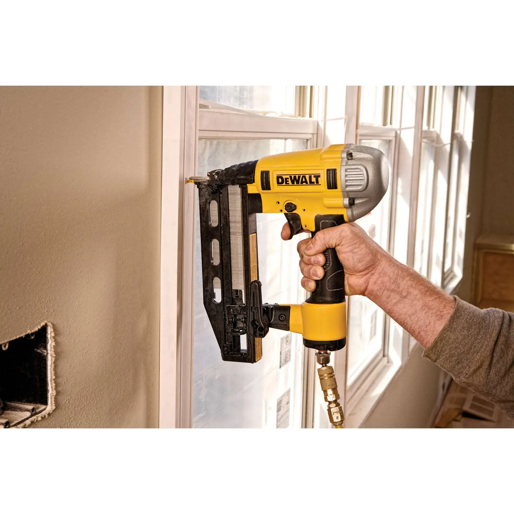16g Pneumatic Finish Nailer With Precision Point Tip