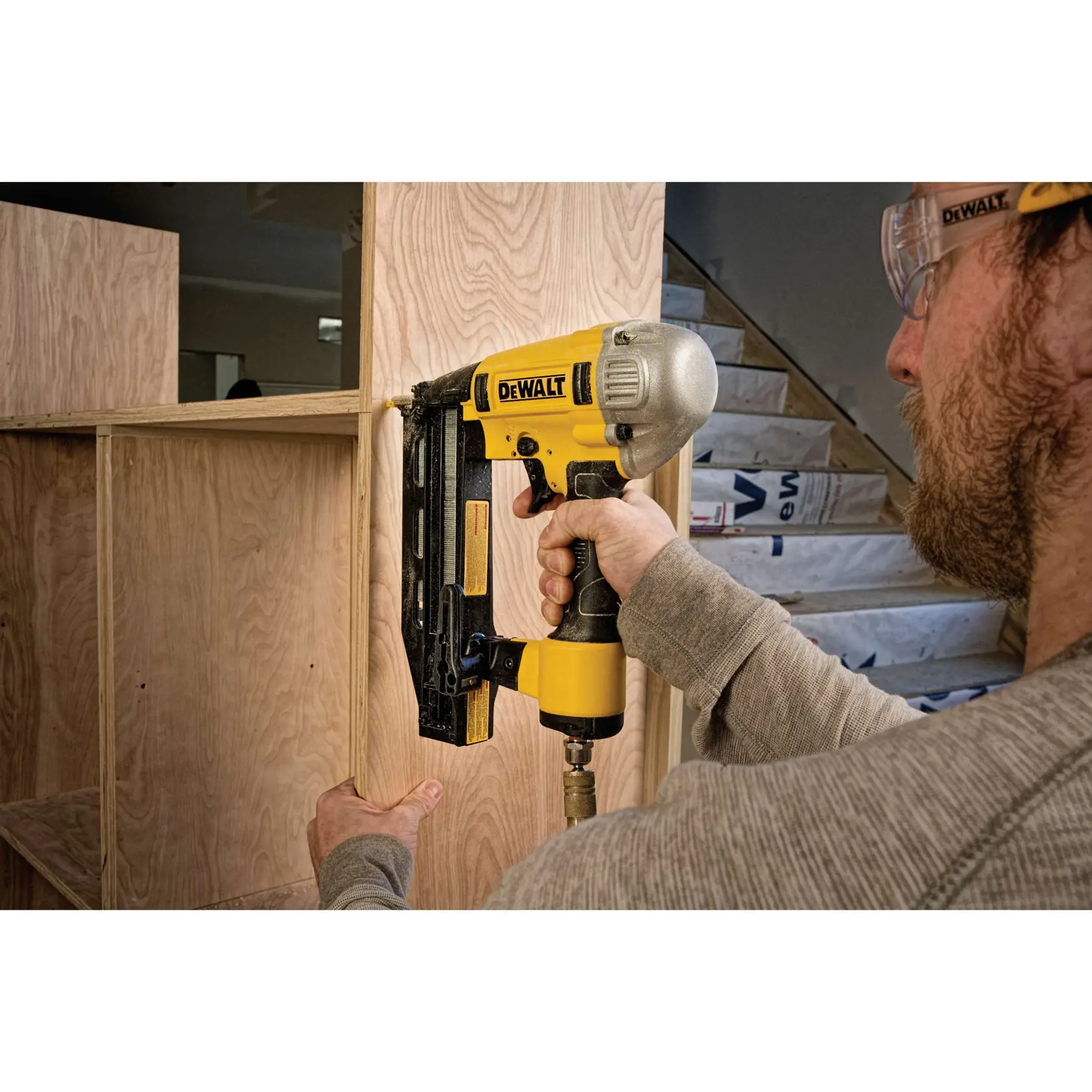 16g Pneumatic Finish Nailer With Precision Point Tip