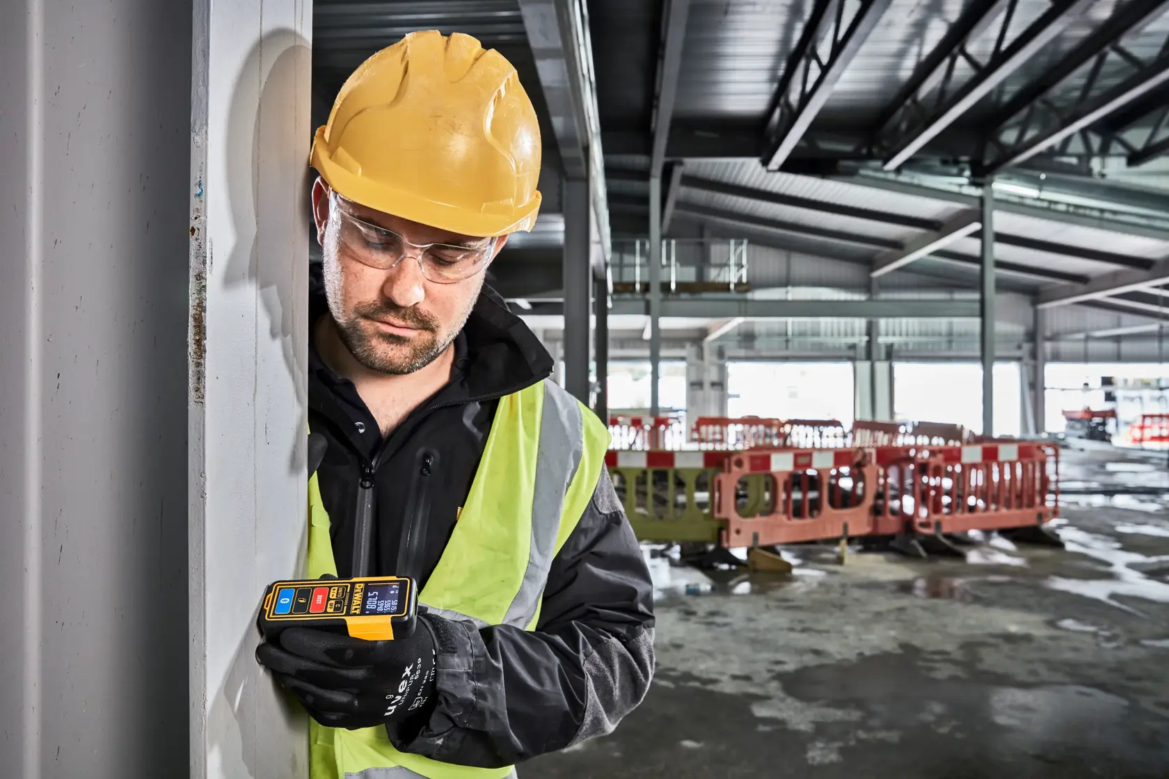 DEWALT® 30m Laser Distance Measure With Bluetooth