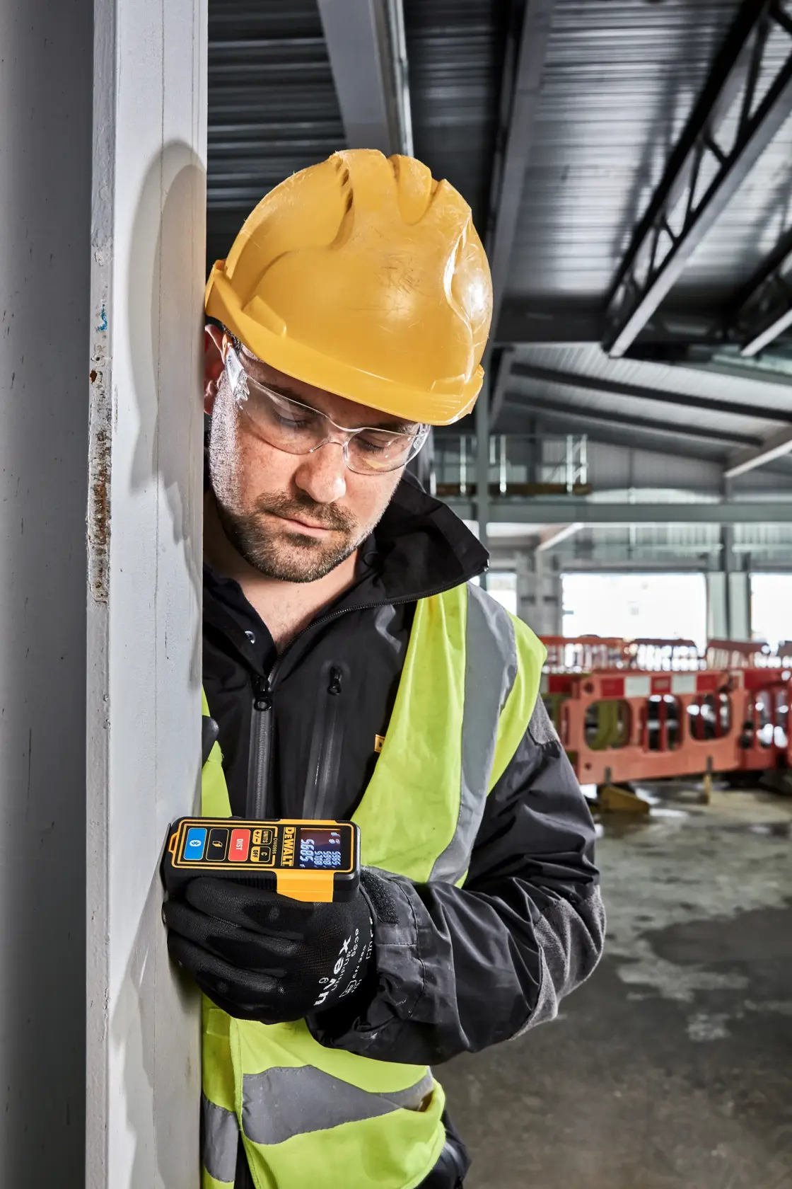 DEWALT® 30m Laser Distance Measure With Bluetooth