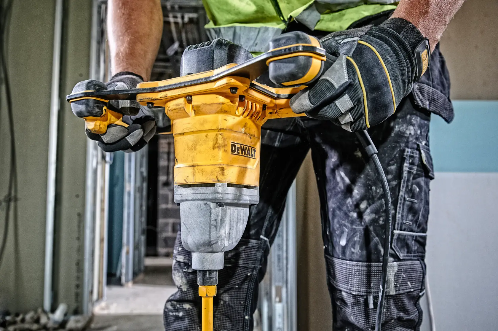 DEWALT® 230V Dual Handle Paddle Mixer
