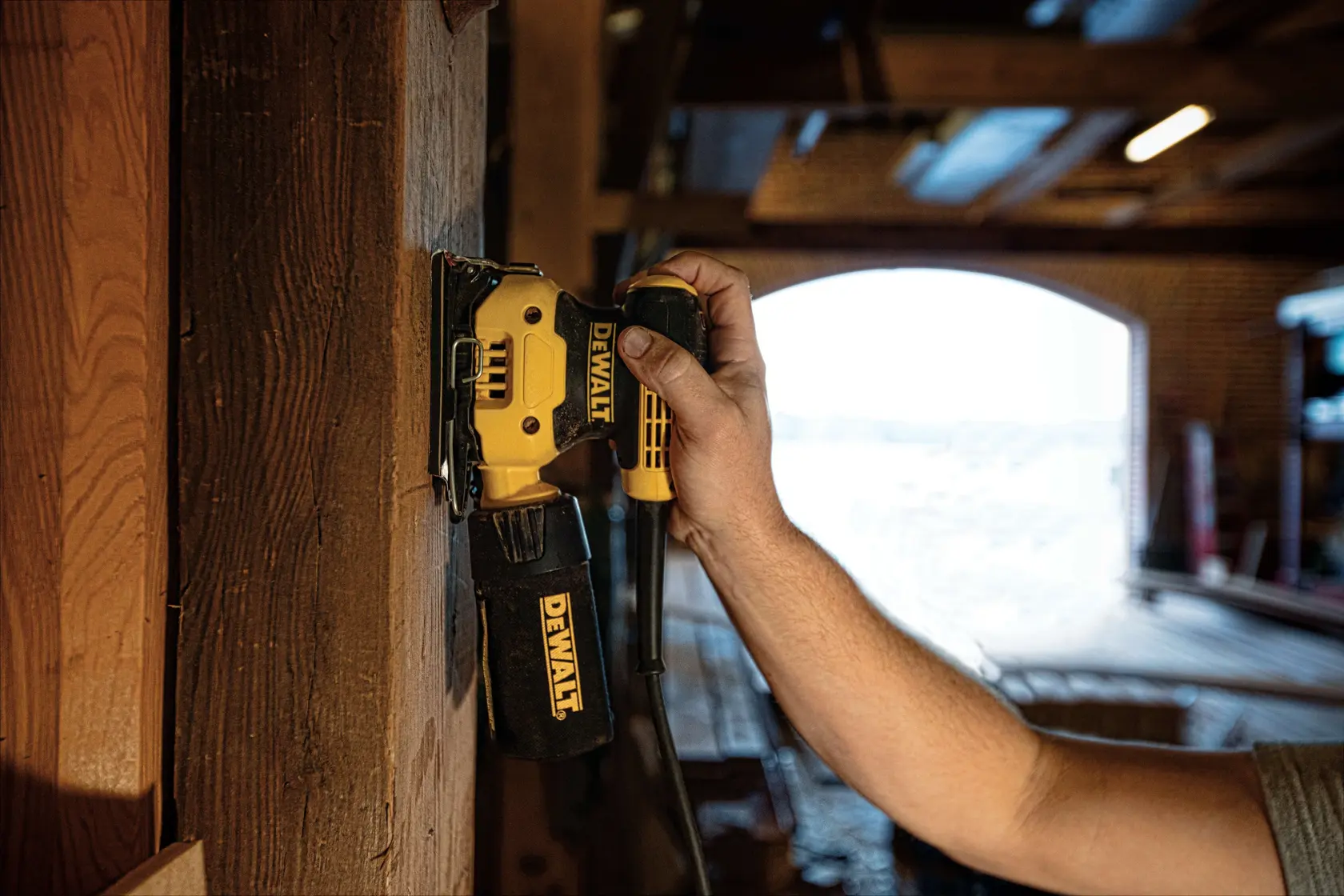 DEWALT® 1/4 Sheet Orbital Sander