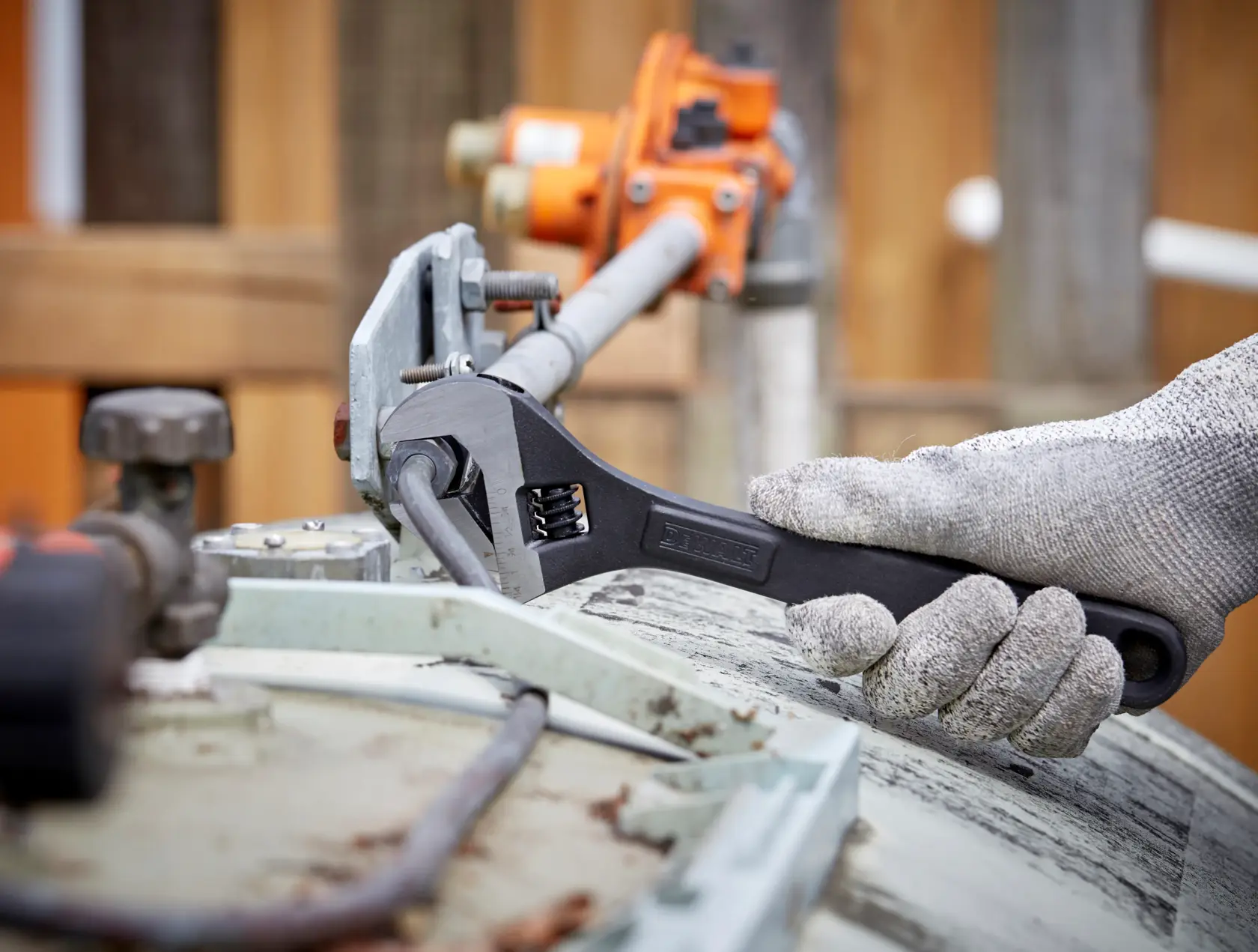 DEWALT® 8" Adjustable Wrench
