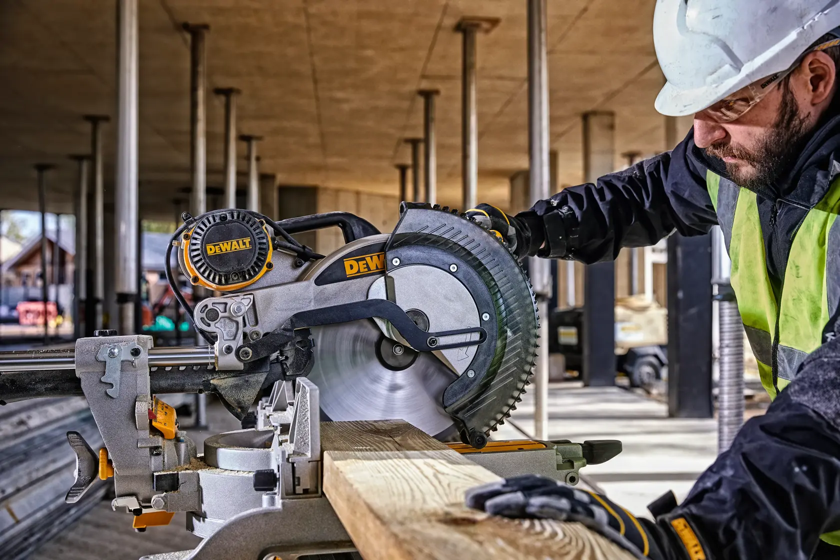 DEWALT® 305mm Mitre Saw