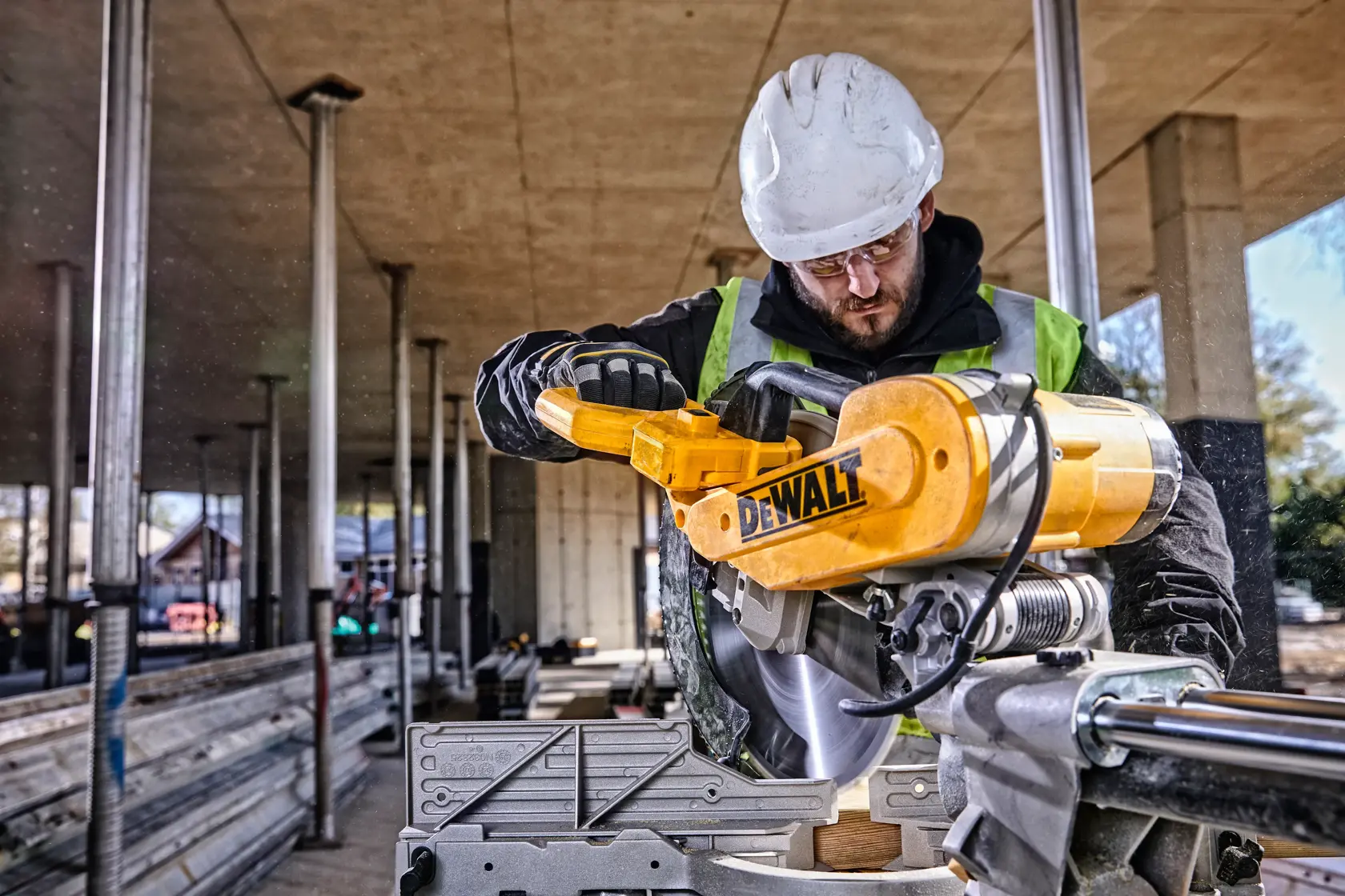 DEWALT® 305mm Mitre Saw